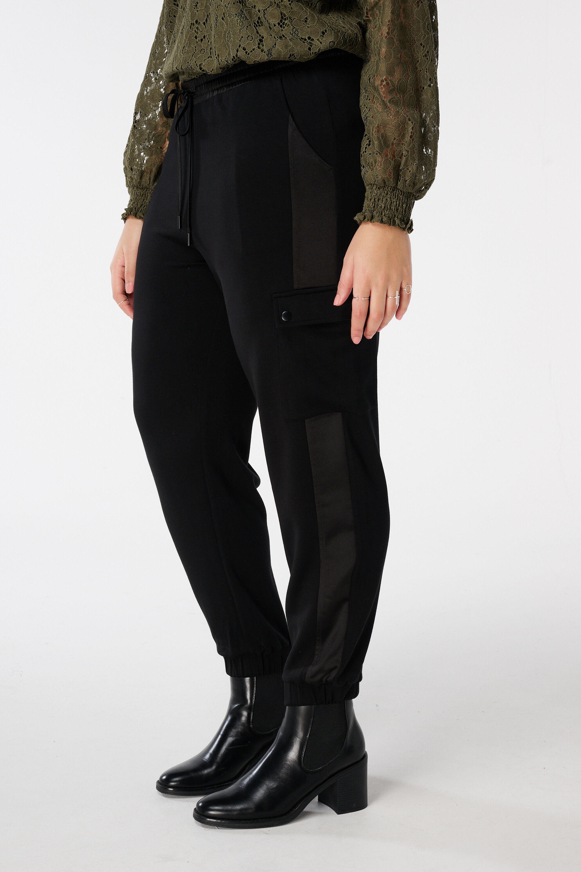 Sweatbroek met zakken image number 5