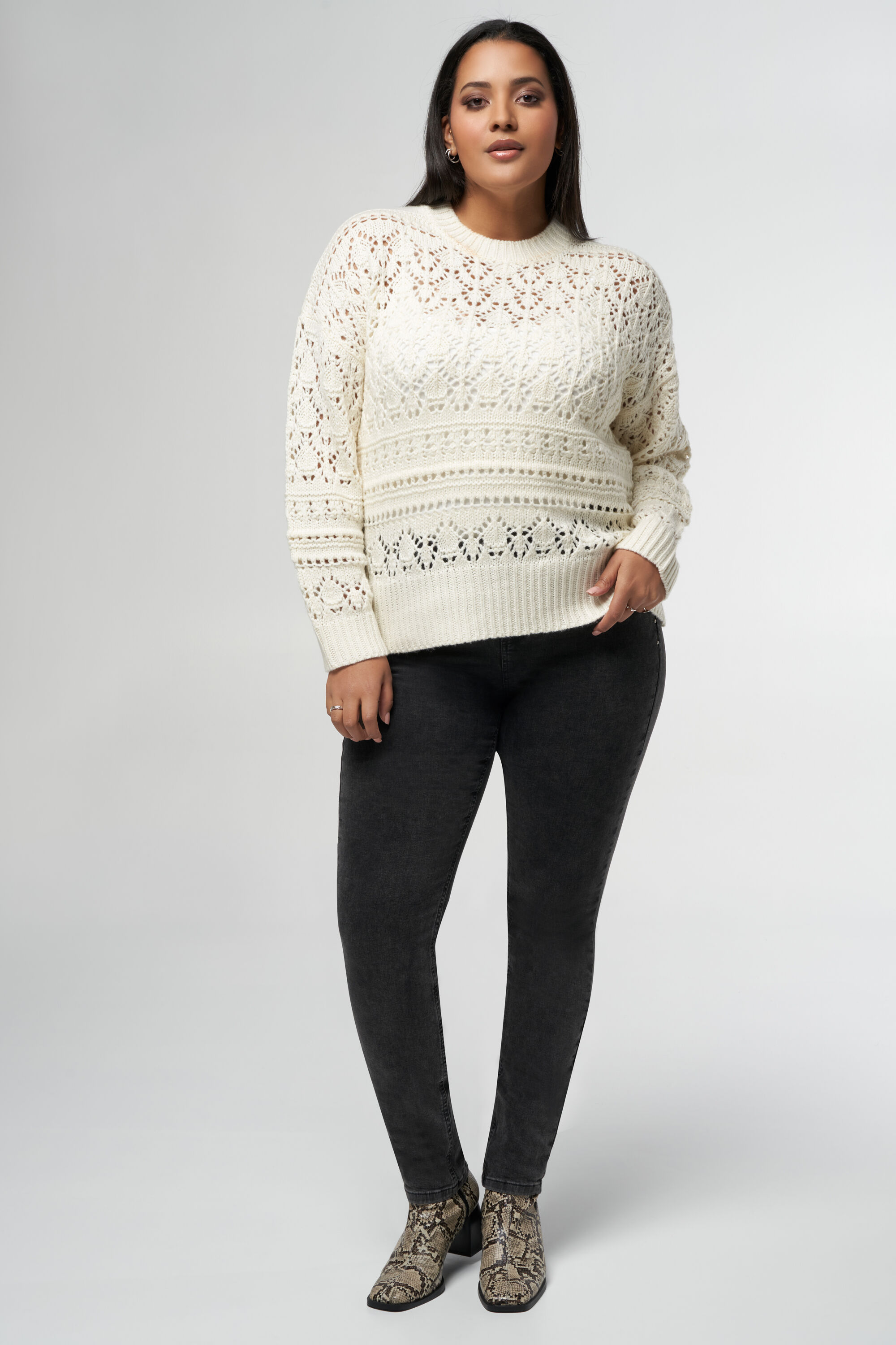 Gebreide trui met ajour patroon image number 5