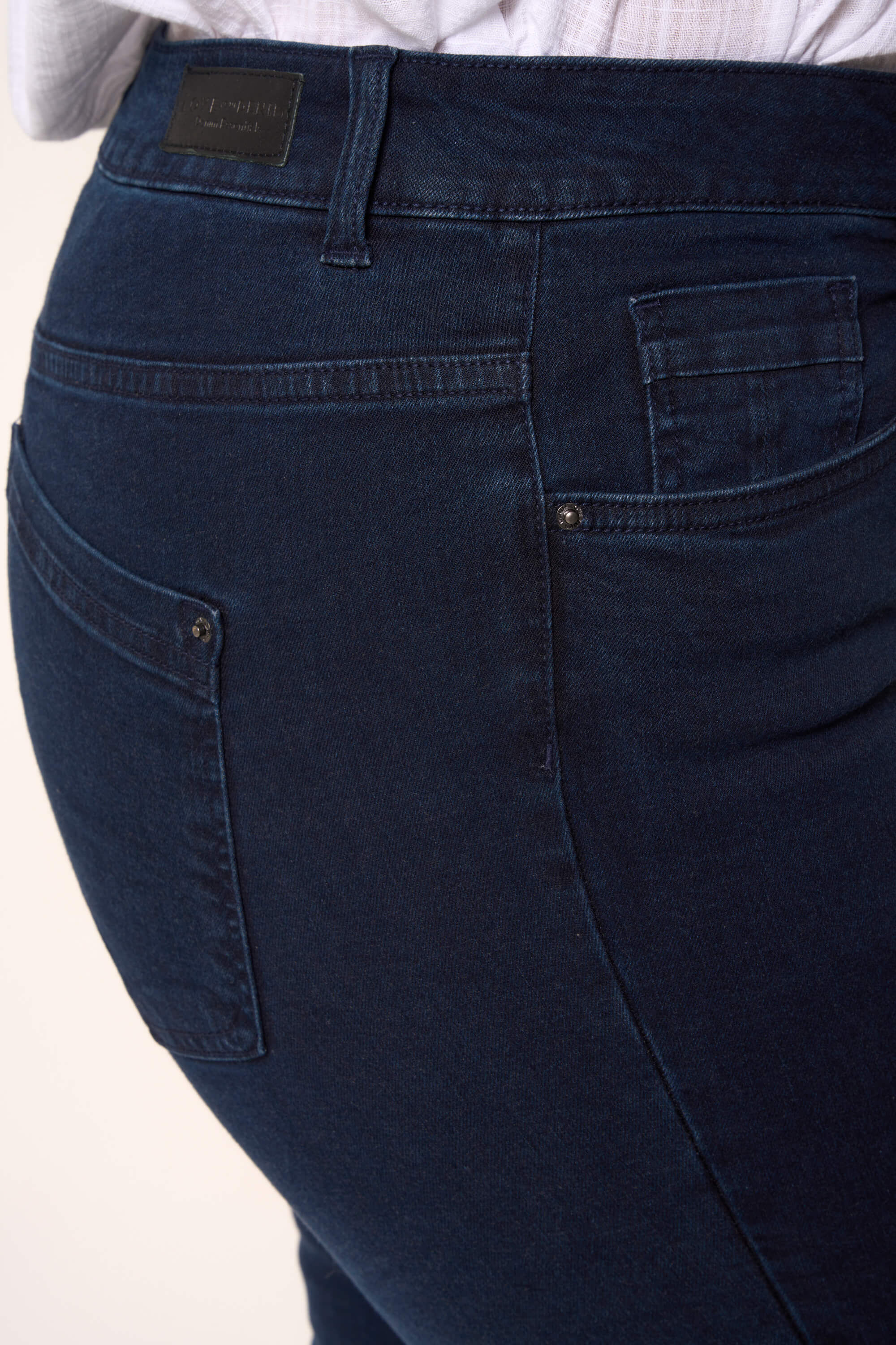 Straight leg jeans LILY image number 4