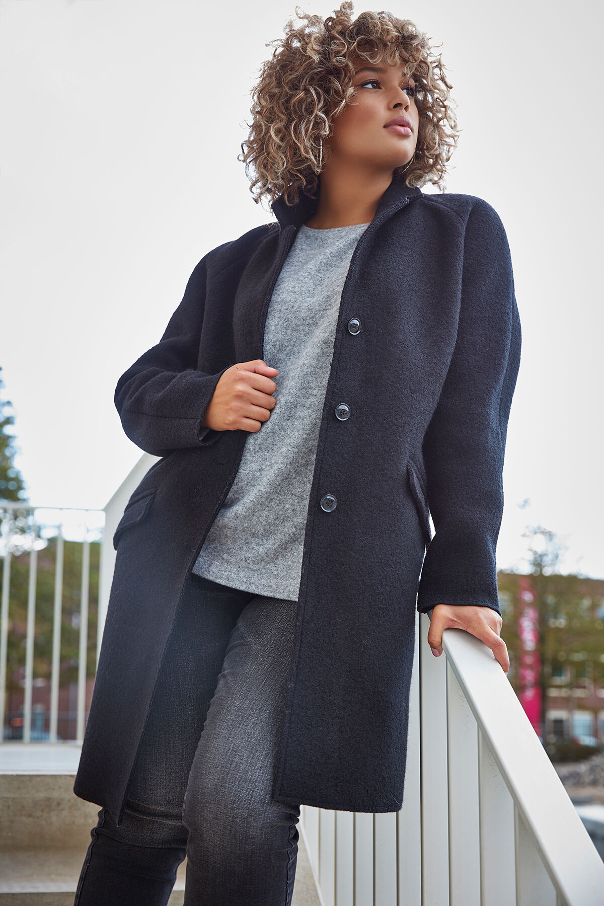 Wollen jas met knopen image number 4