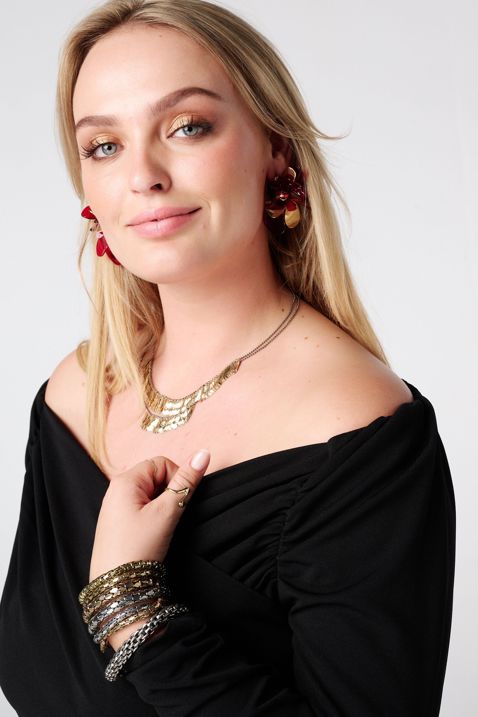 Off-shoulder jumpsuit met wide fit image number 4