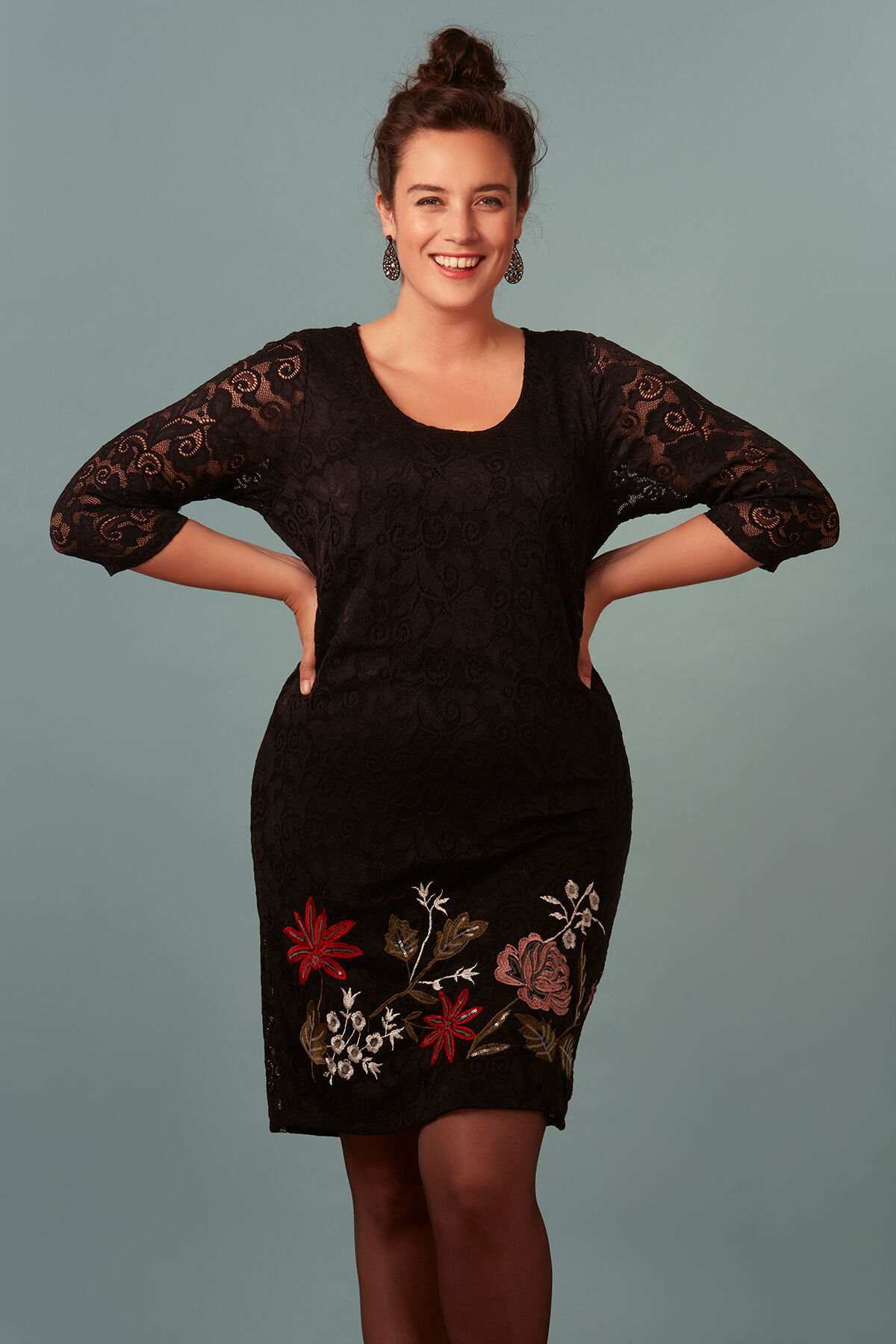 Jurk met kant en embroidery image number 3