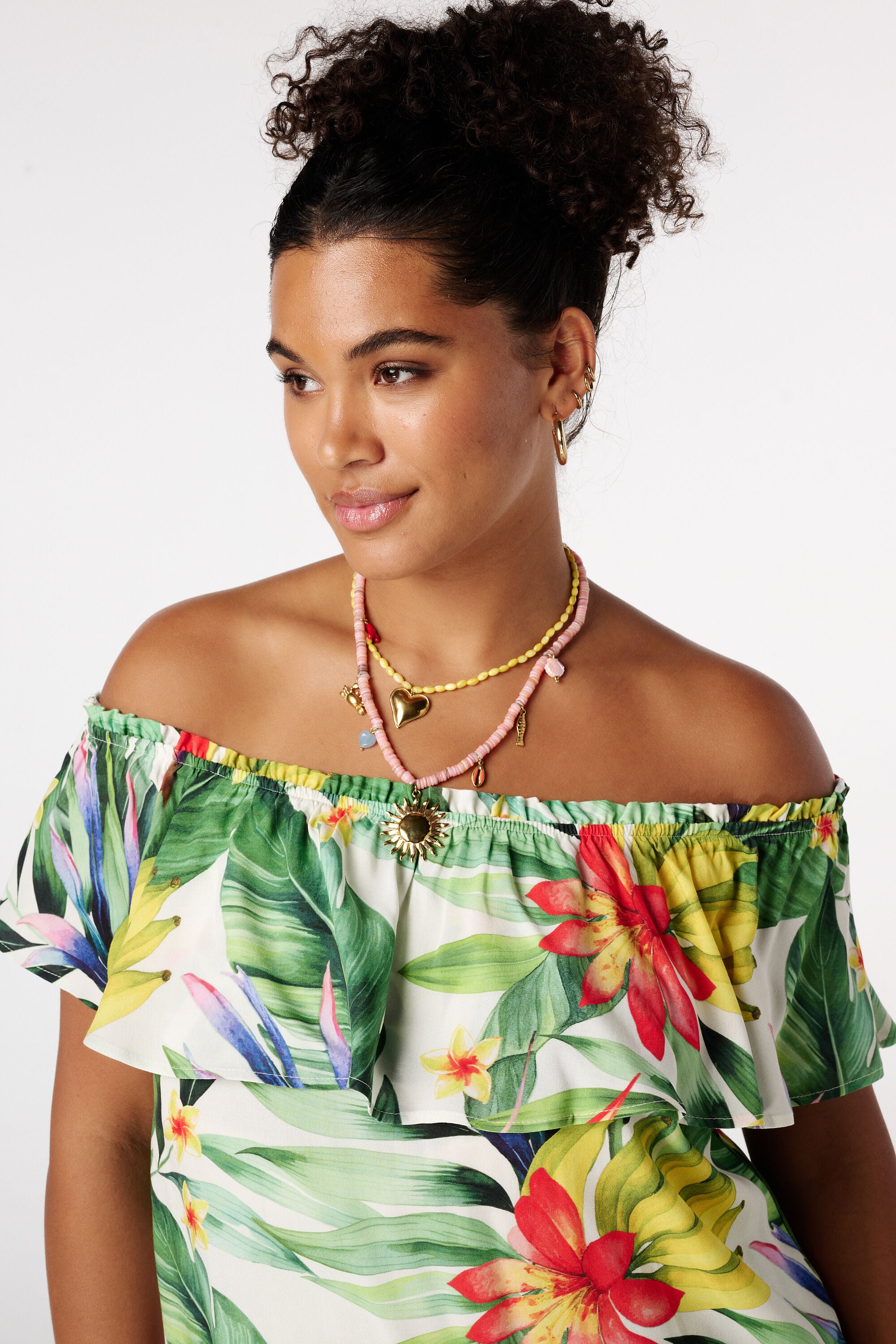 Off-shoulder blouse image number 4