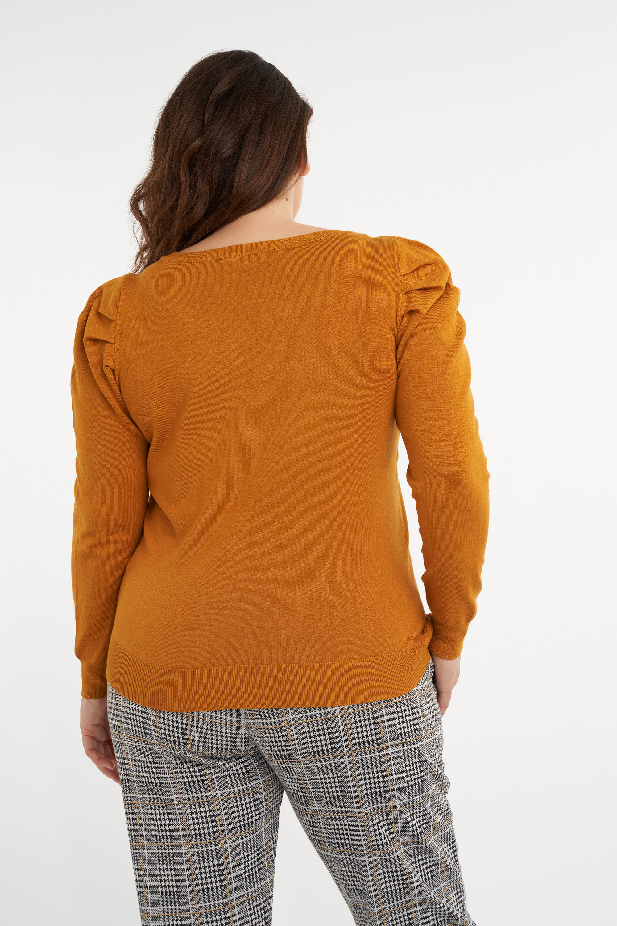 Fijngebreide trui met pofmouwen image number 4