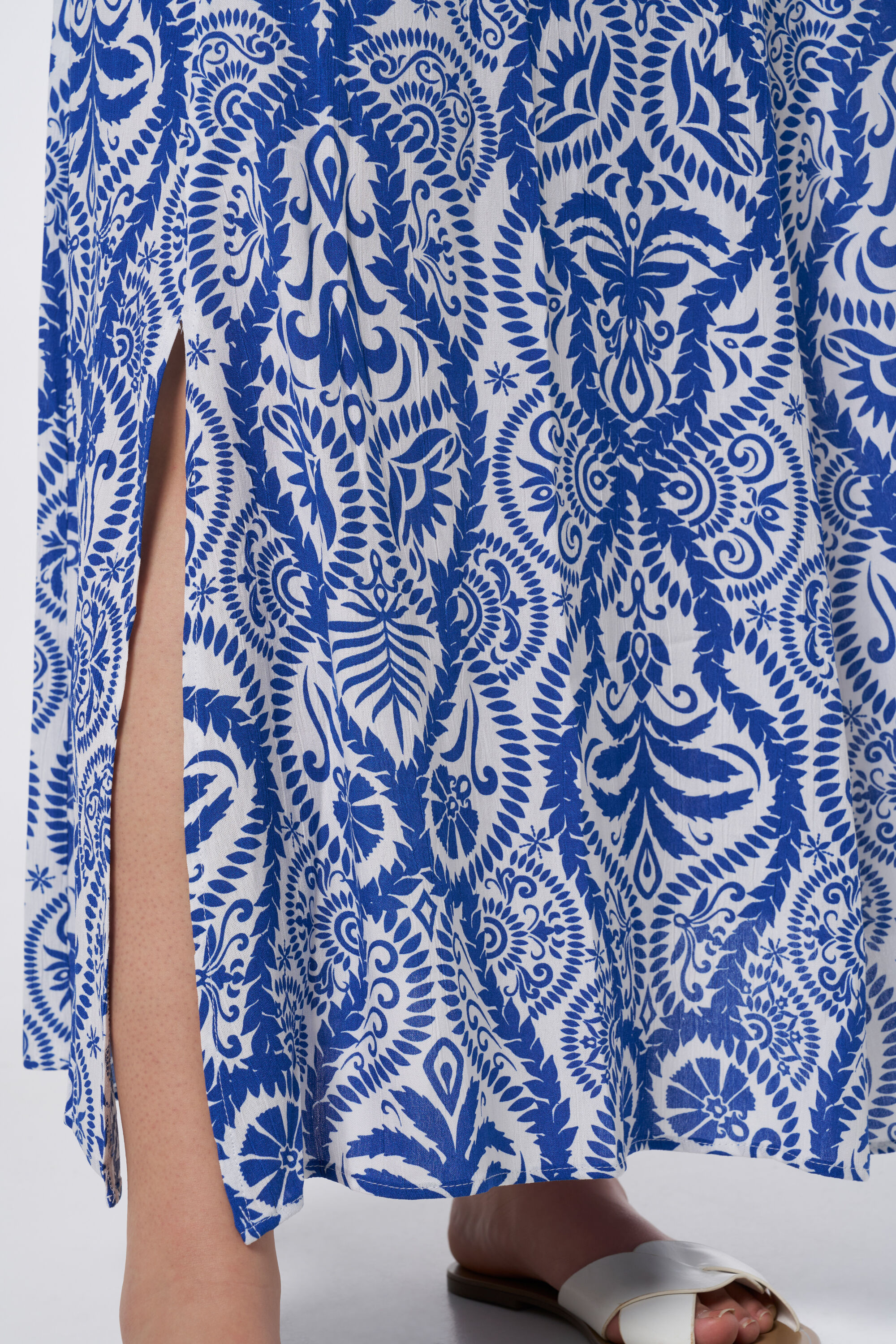 Midi rok met split image number 4