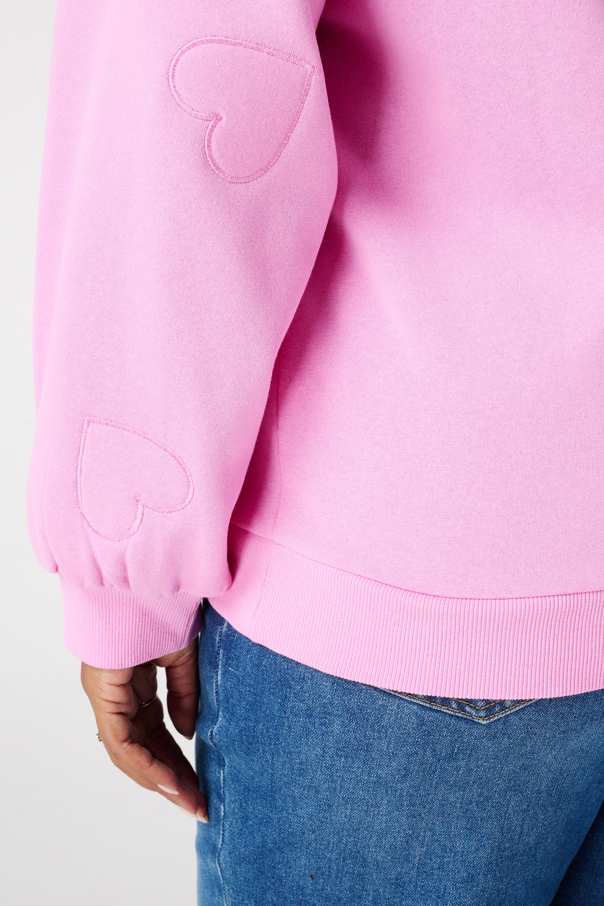 Sweater met geborduurde hartjes image number 6