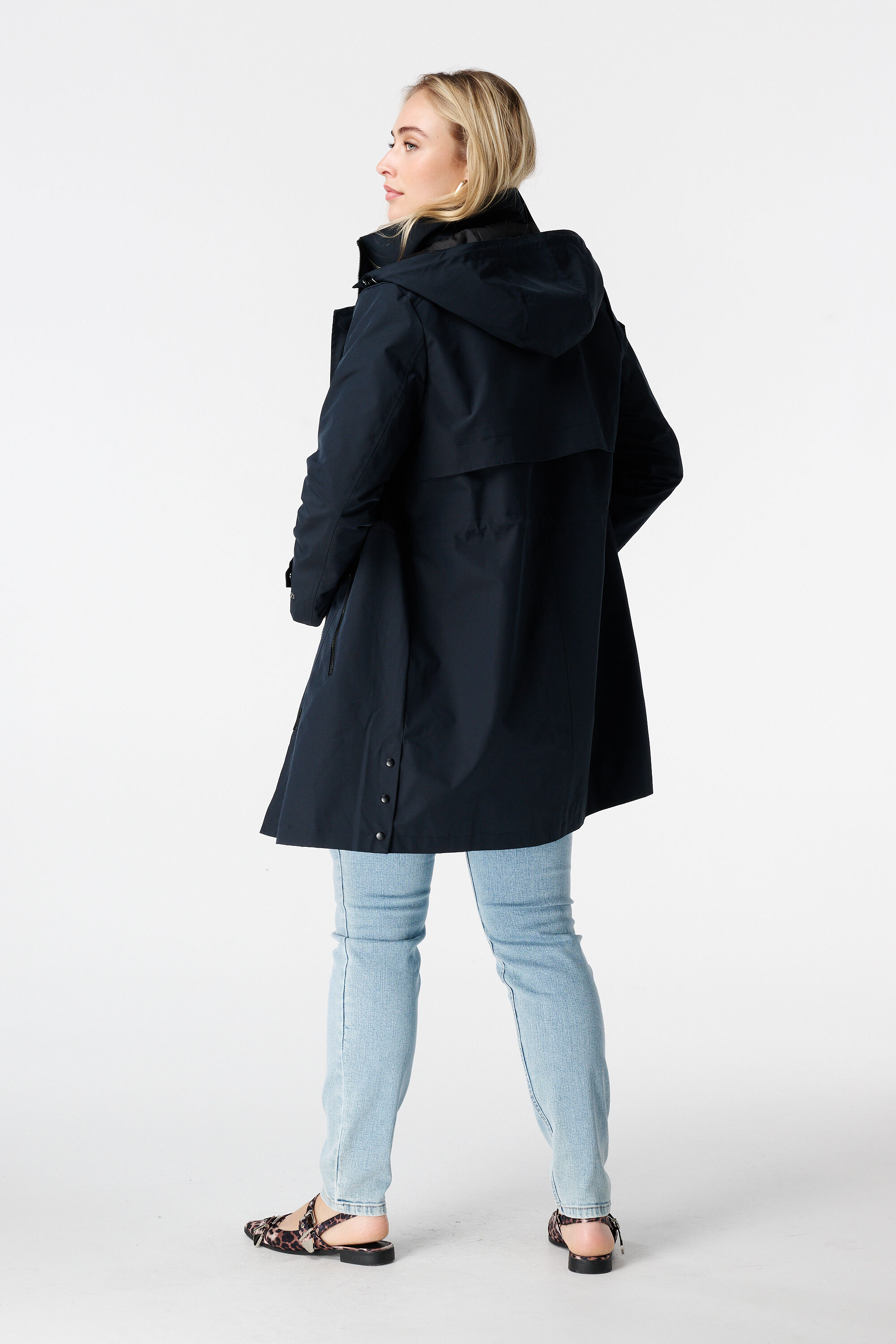 Gewatteerde jas met capuchon image number 3