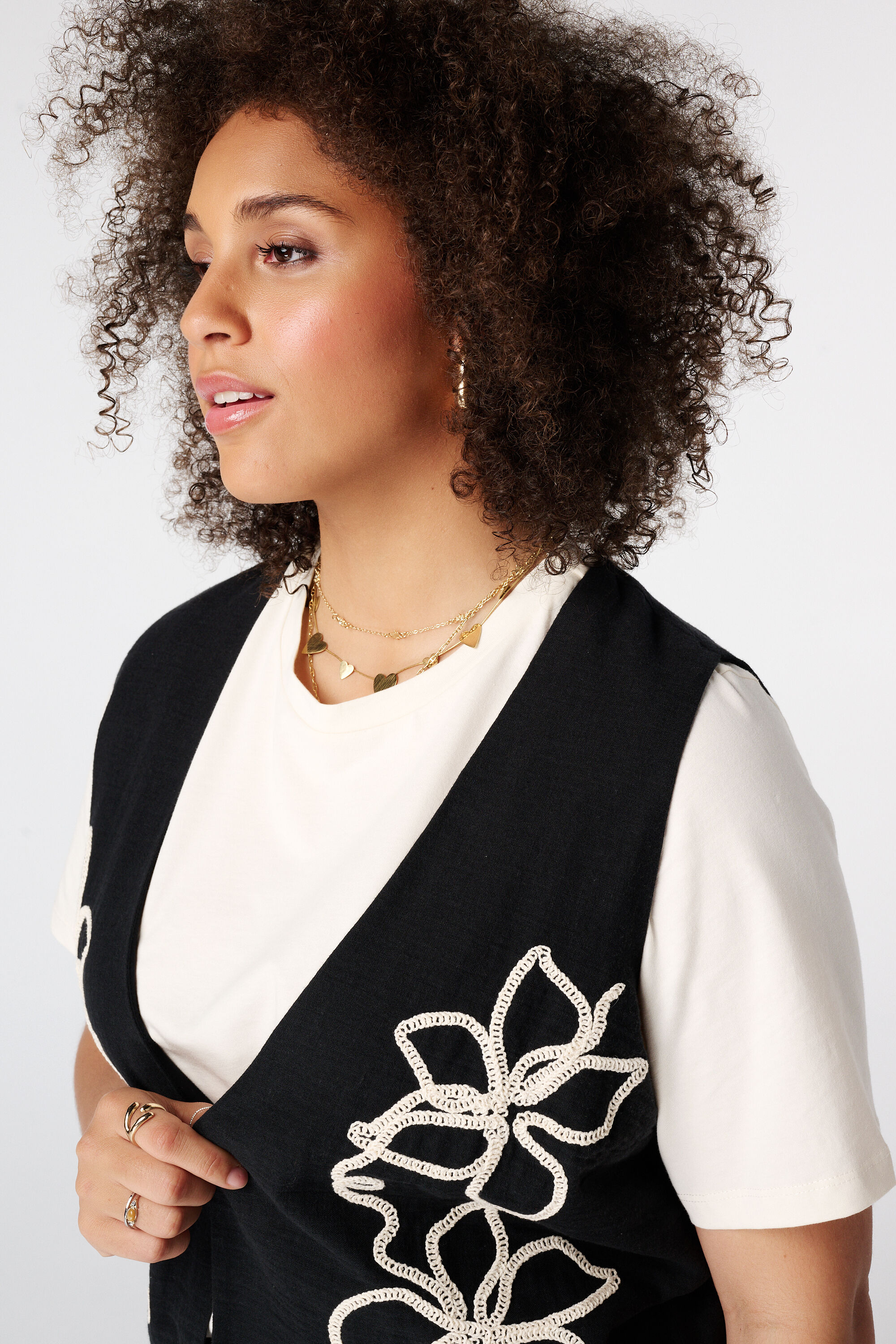 Kort gilet met embroidery image number 4