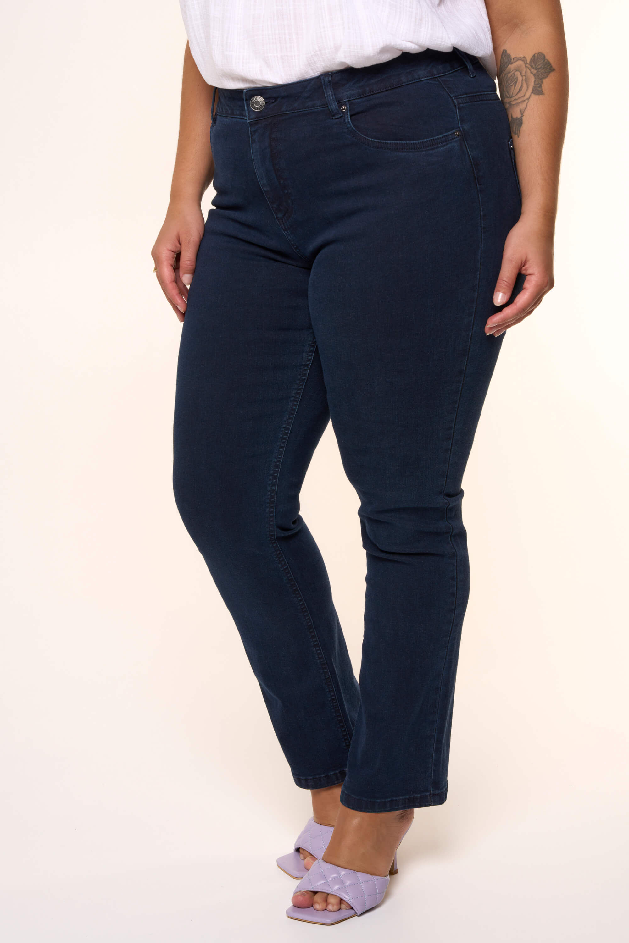 Straight leg jeans LILY image number 5