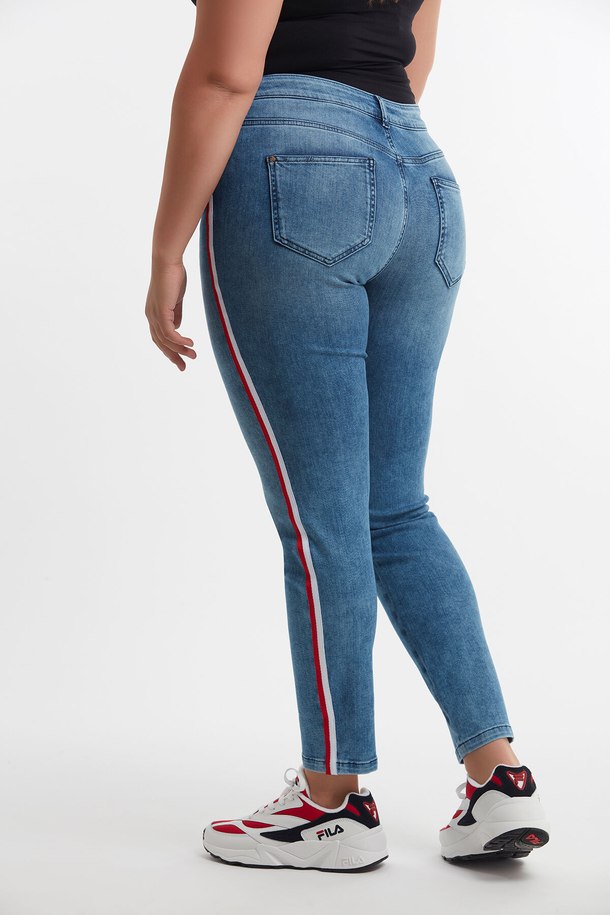 Slim leg jeans IRIS  image number 3