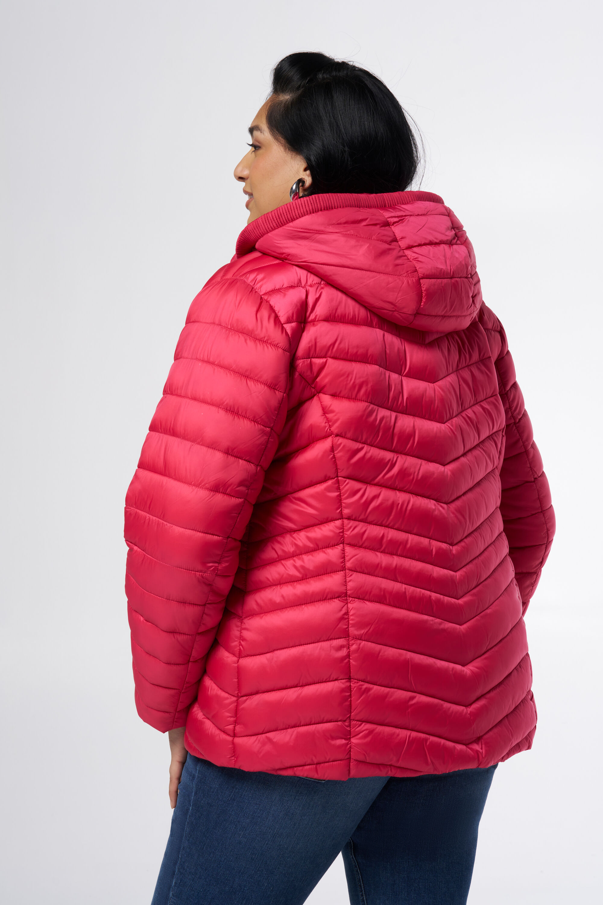 Gewatteerde jas met capuchon image number 3