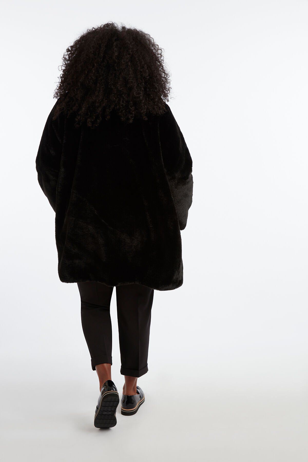 Imitatie bontjas image number 6