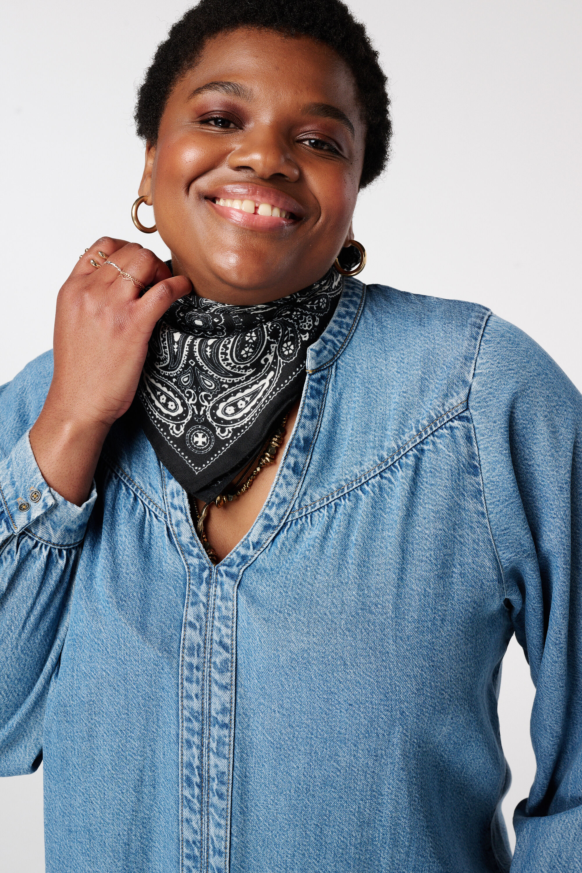 Denim blouse image number 4