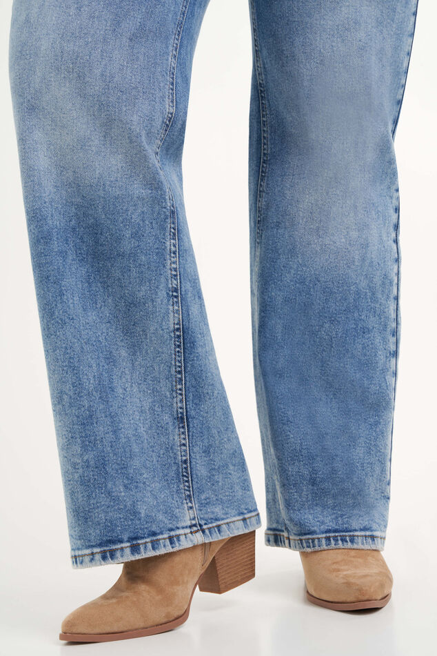 High waist jeans met wijde pijpen image 6