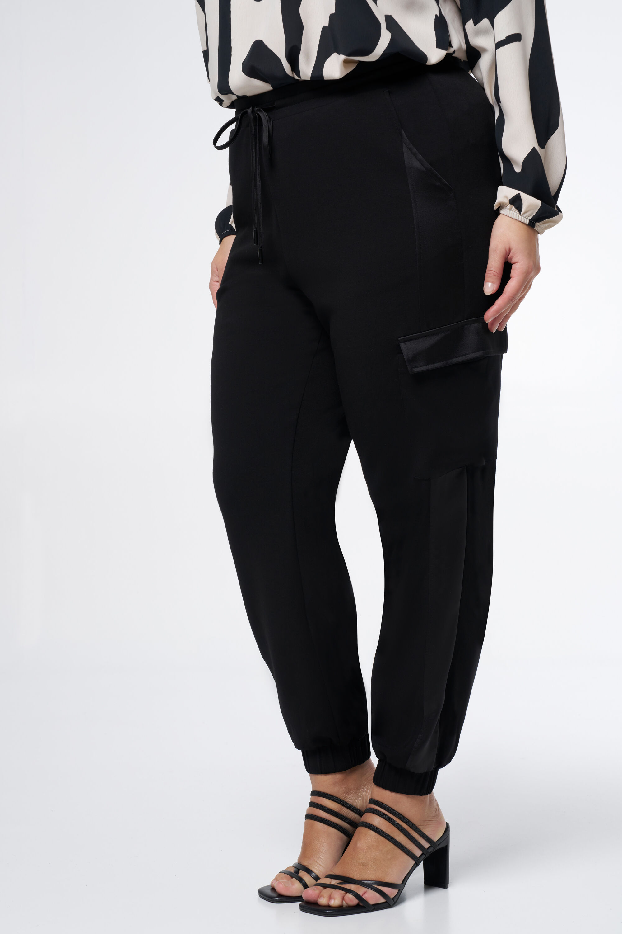 Satijnen cargo broek image number 4