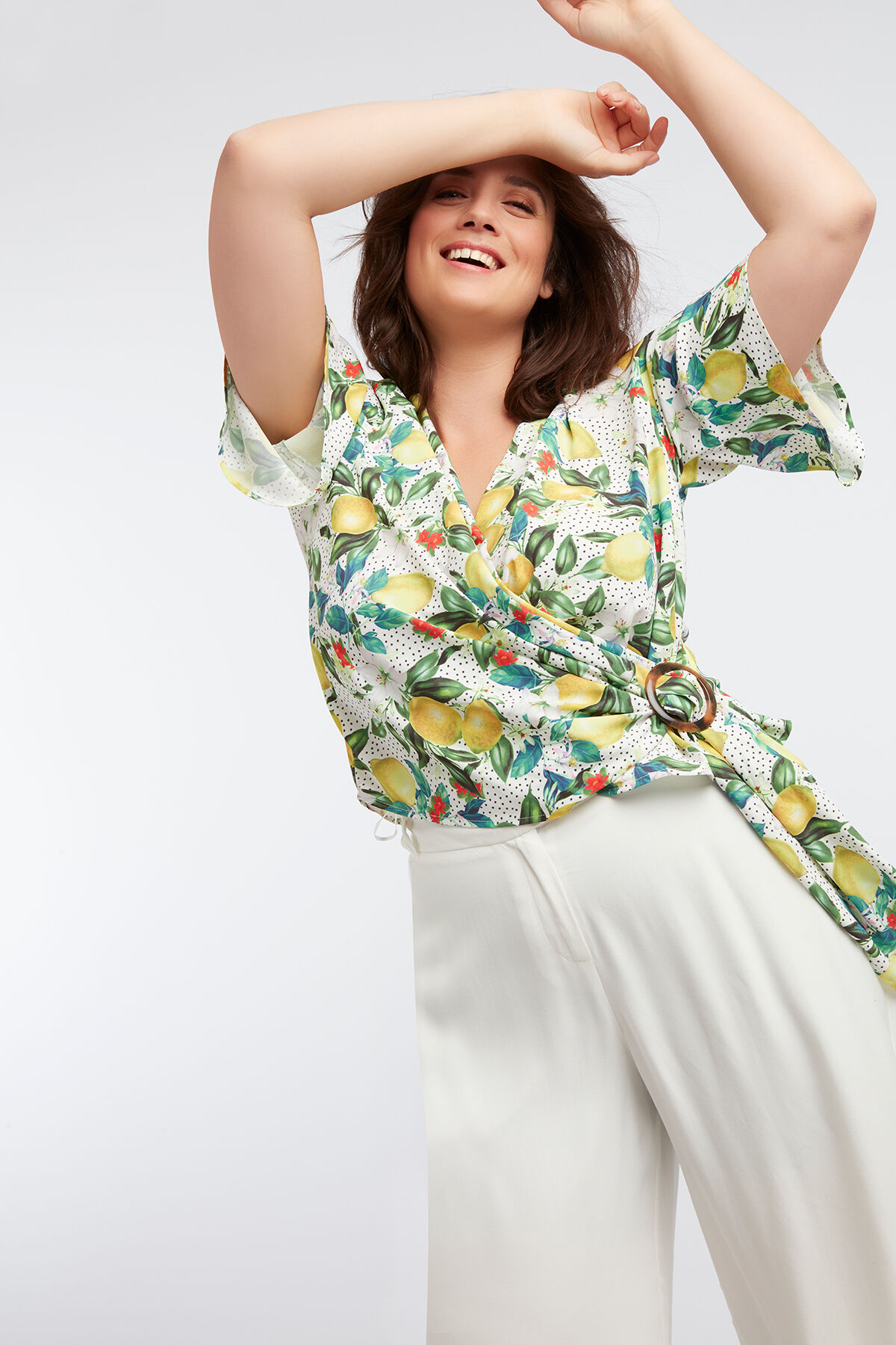 Overslagblouse met citroenprint en gesp image number 4