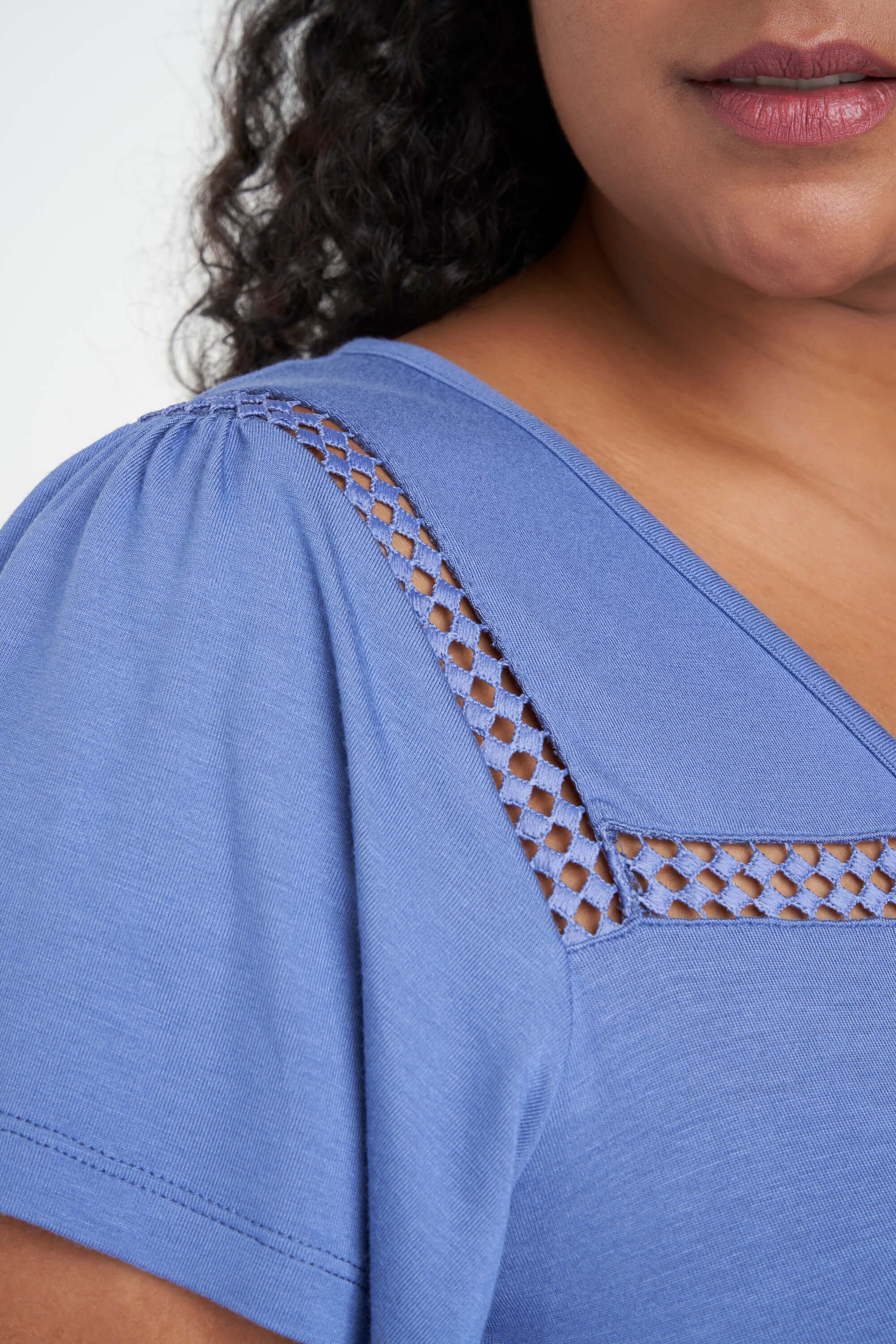 T-shirt met volant mouwen  image number 4