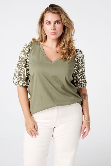 T-shirt met geborduurde mouwen T-shirt met geborduurde mouwen