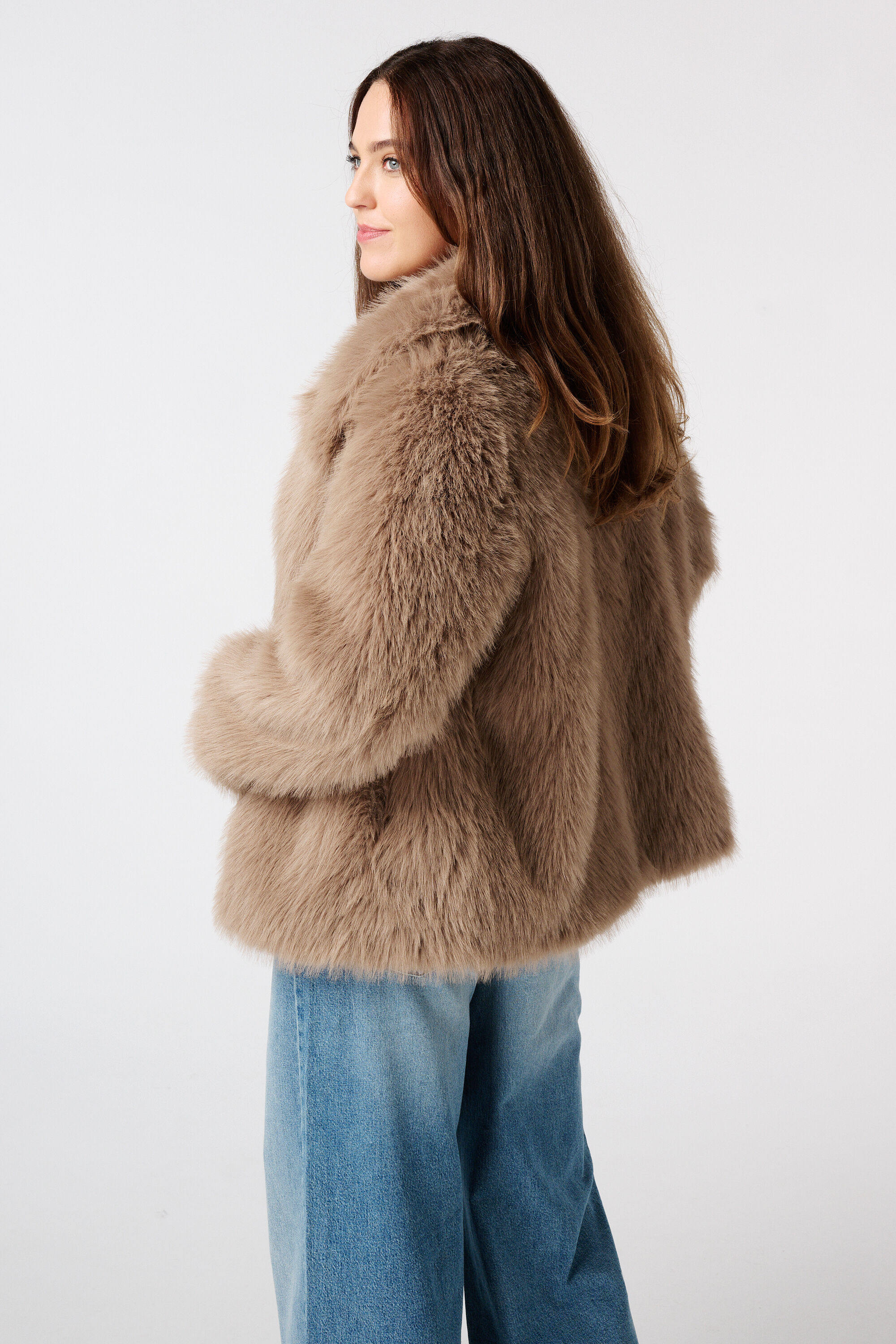 Jas van faux fur image number 3