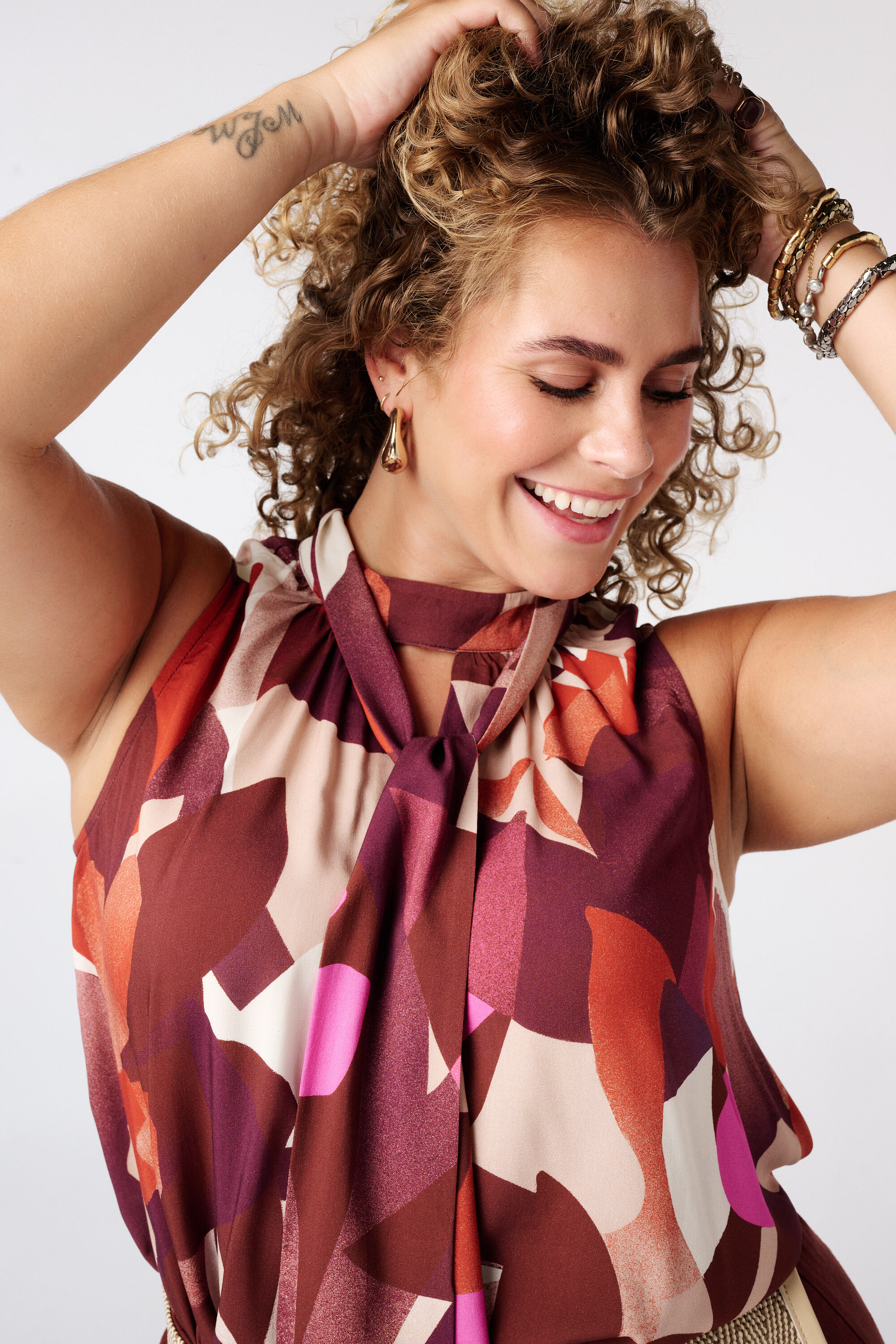 Blouse met hoge hals image number 4
