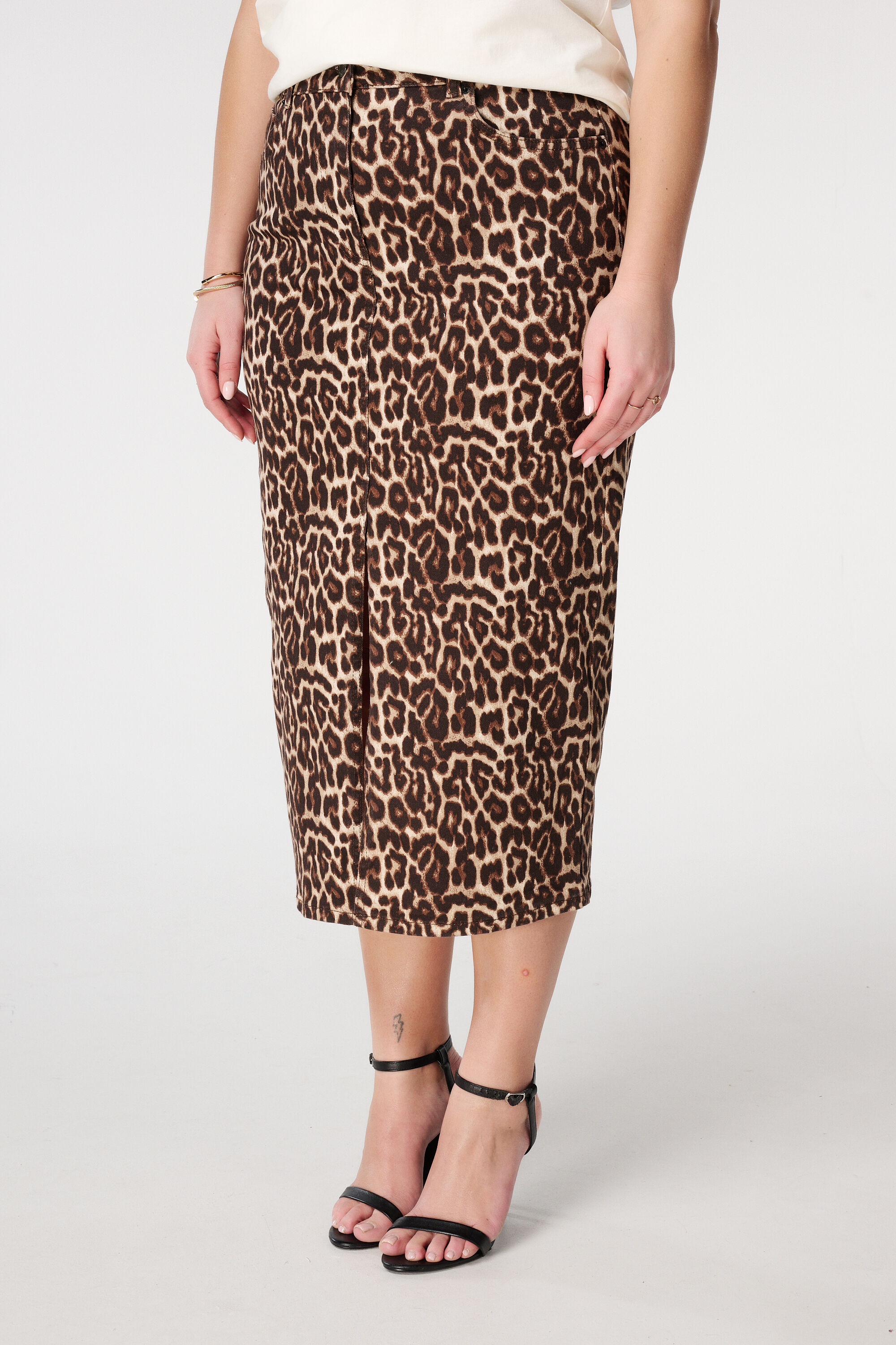 Spijkerrok met luipaardprint image number 5