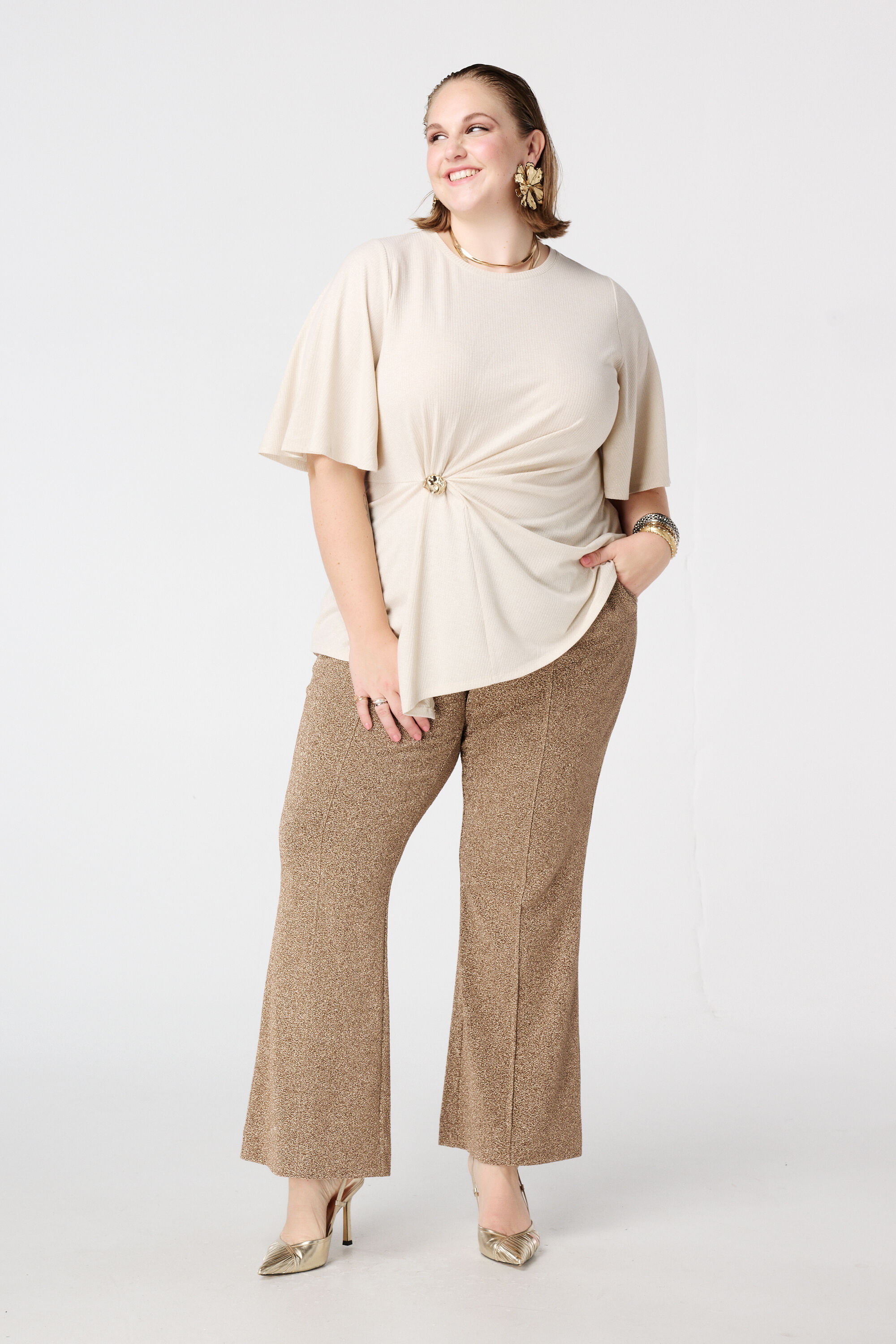 Gedrapeerde top met gouden gesp image number 5