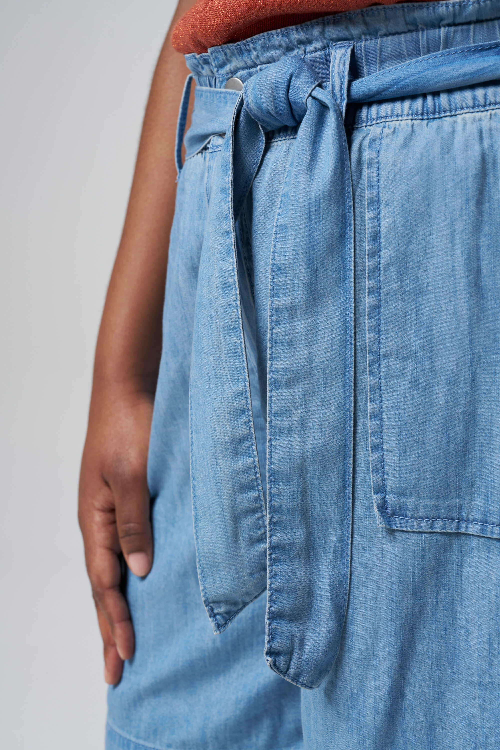 Paperbag shorts met denim look image number 4