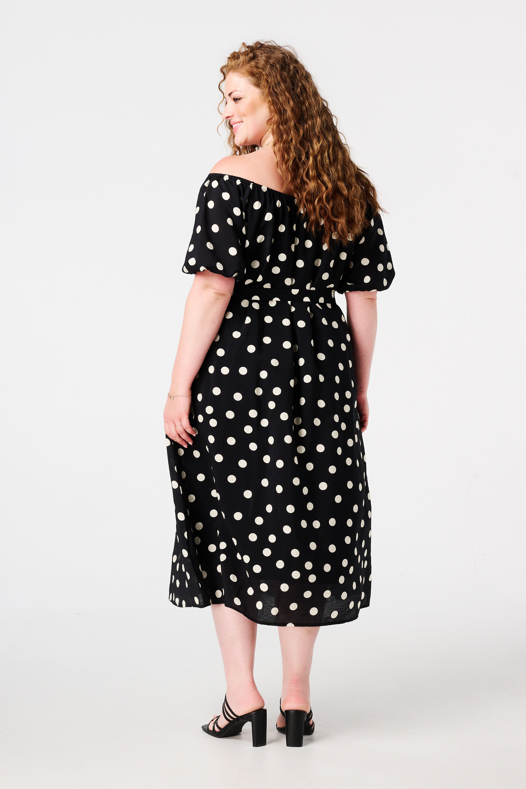 Midi jurk met stippen image number 3