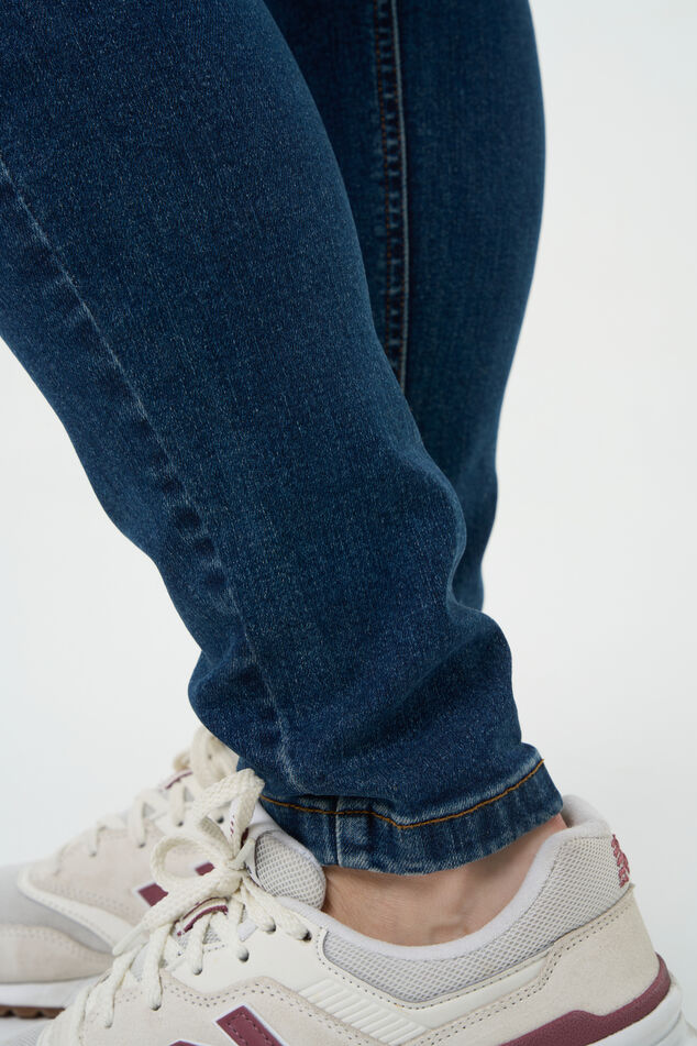 Skinny leg high waist jeans CHERRY image number 5