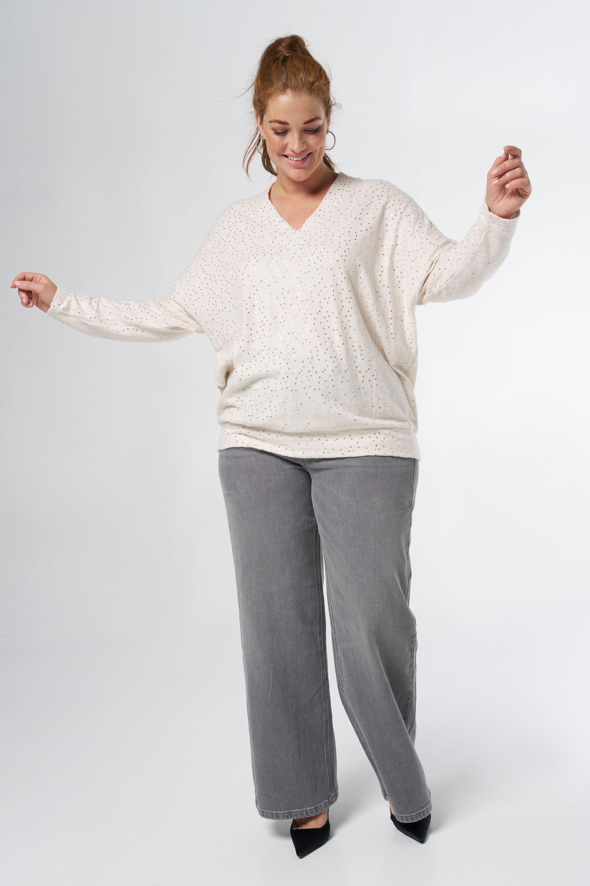 Ruimvallende top met pailletten image number 5