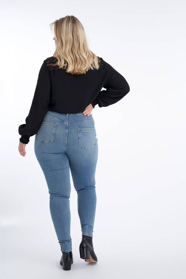 Shaping Skinny Jeans SCULPTS image number 5