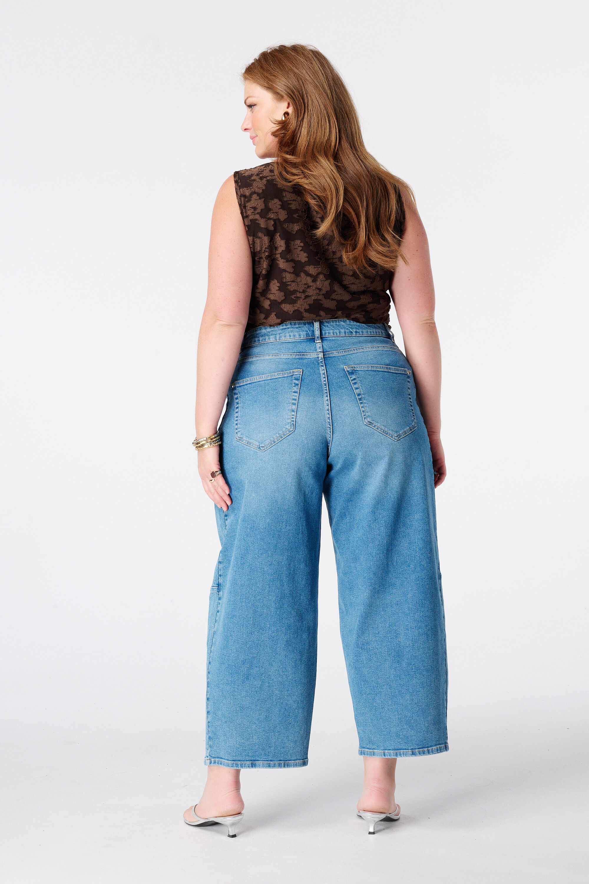 Barrel jeans image number 3