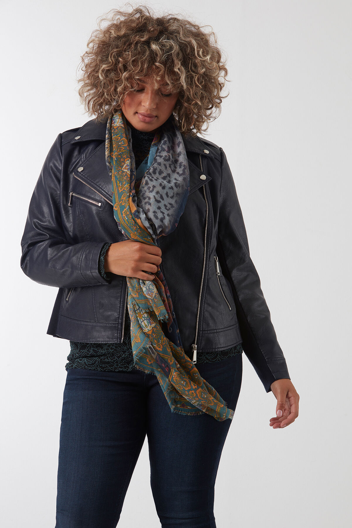 Sjaal met all-over print   image number 1