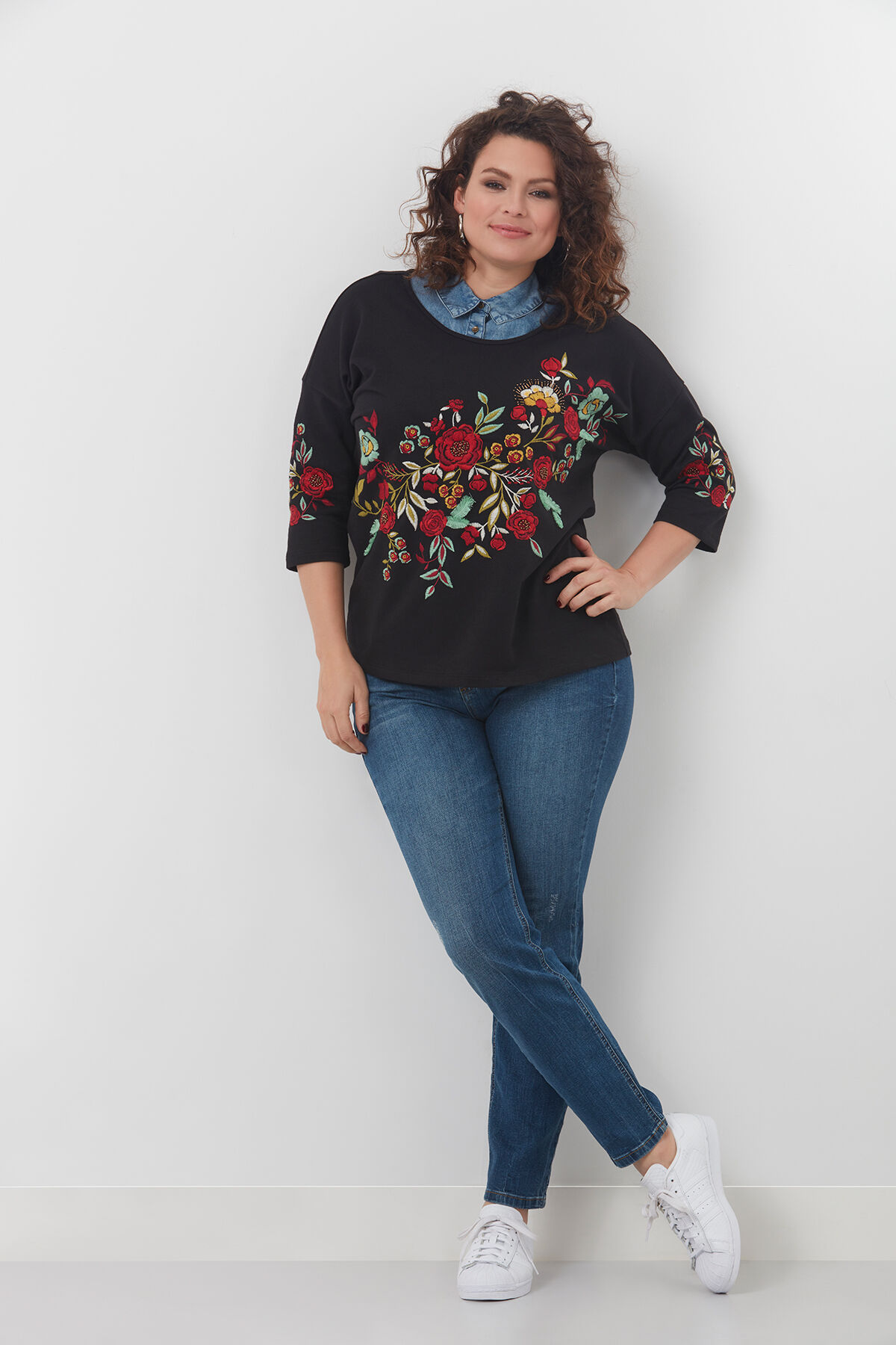 Sweater met embroidery image number 4