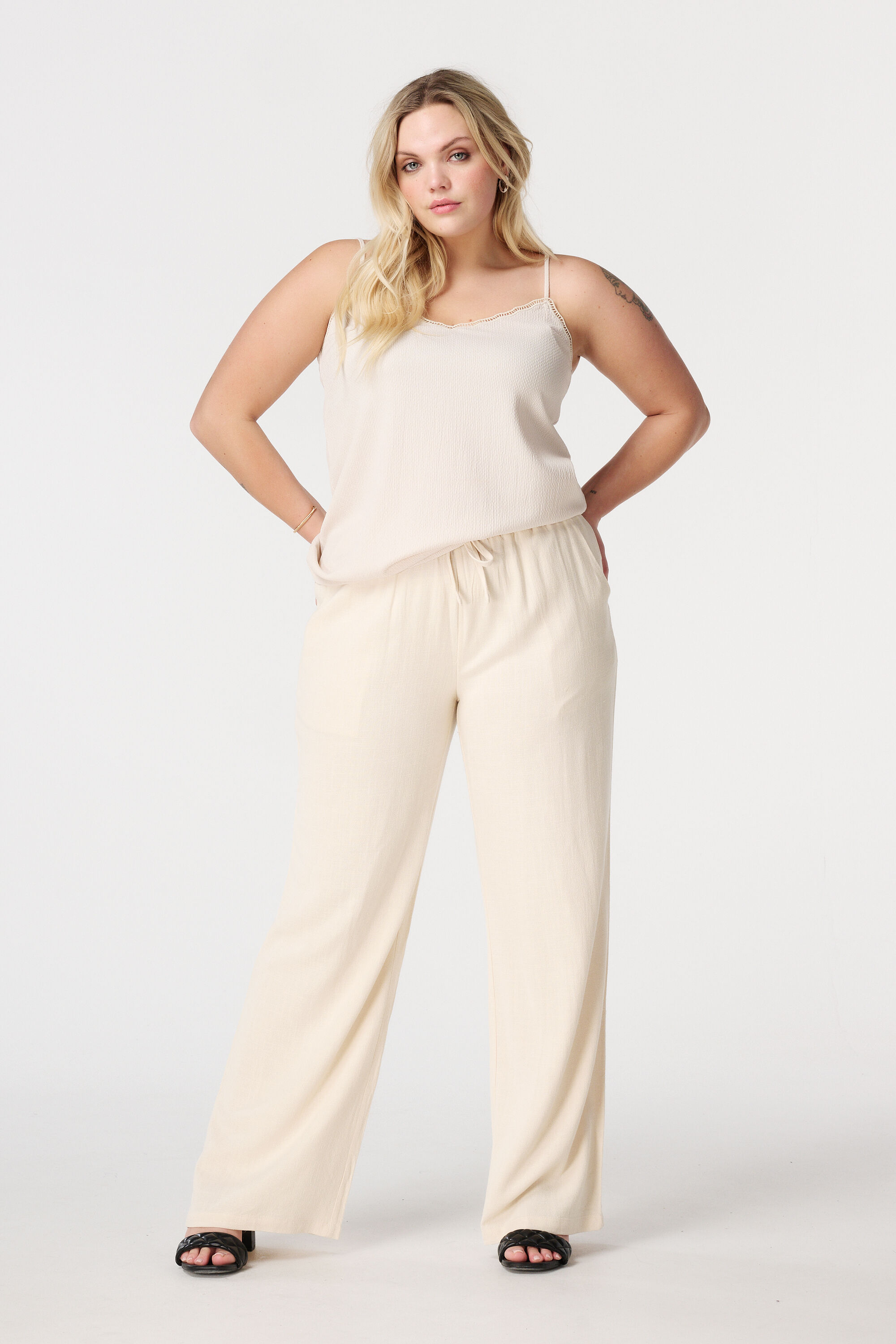 Mouwloze top met structuur image number 5