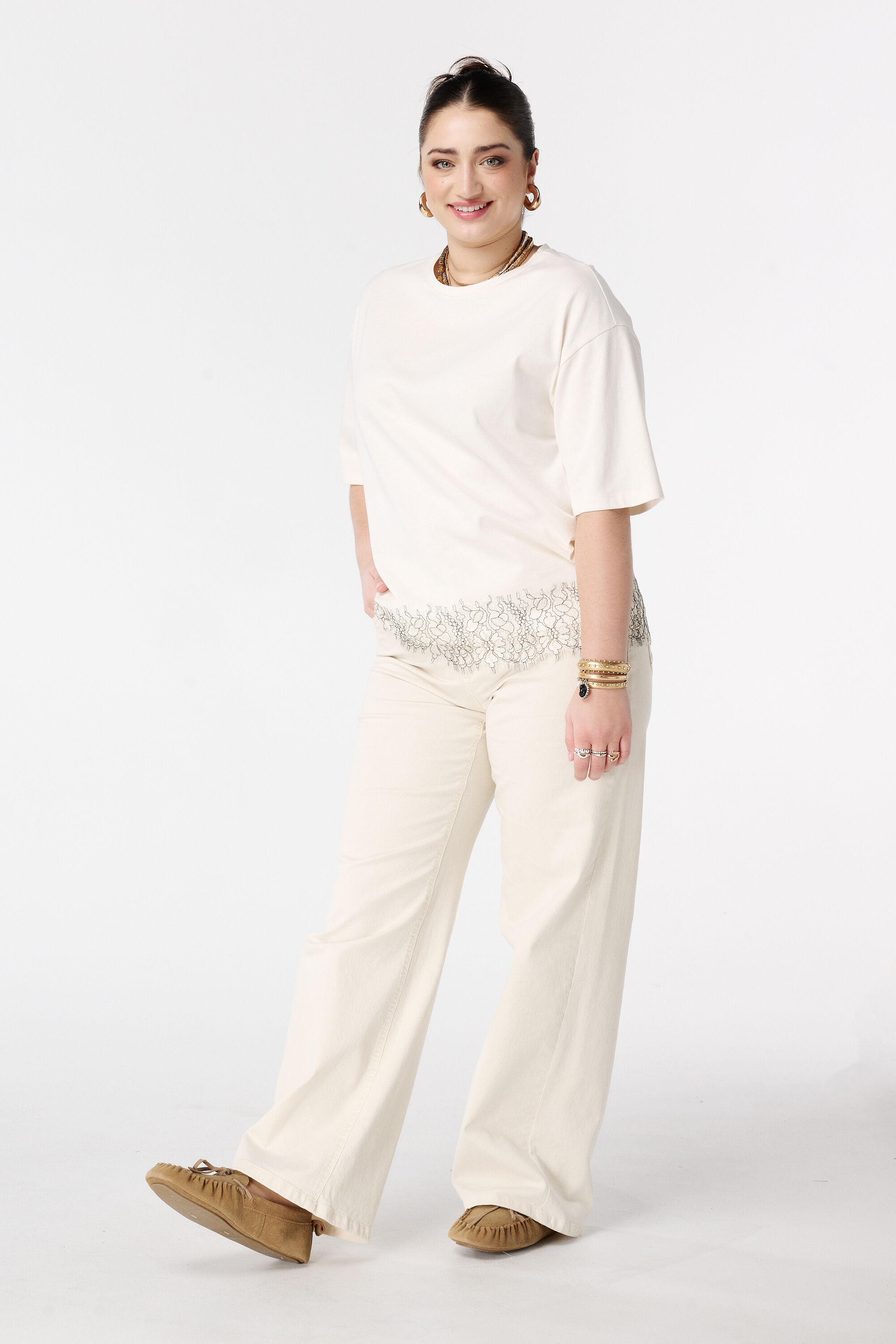 Oversized t-shirt met kant image number 5