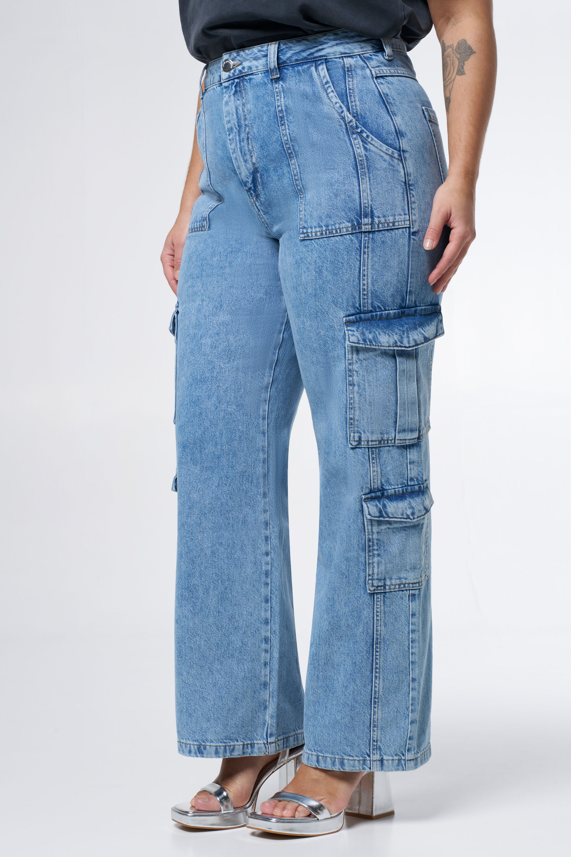 Cargo wide leg jeans top