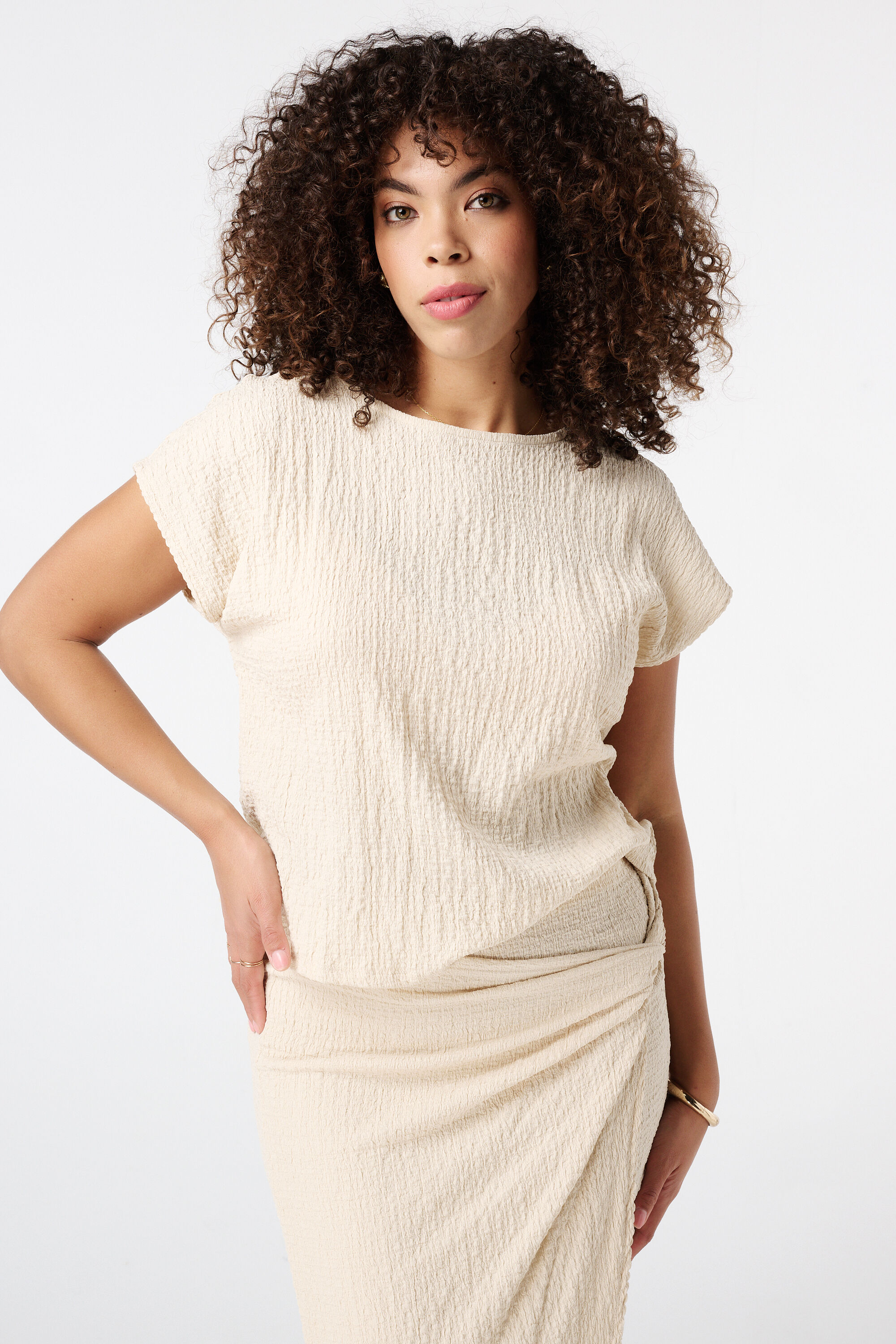 Top met structuur en kapmouwtje image number 6