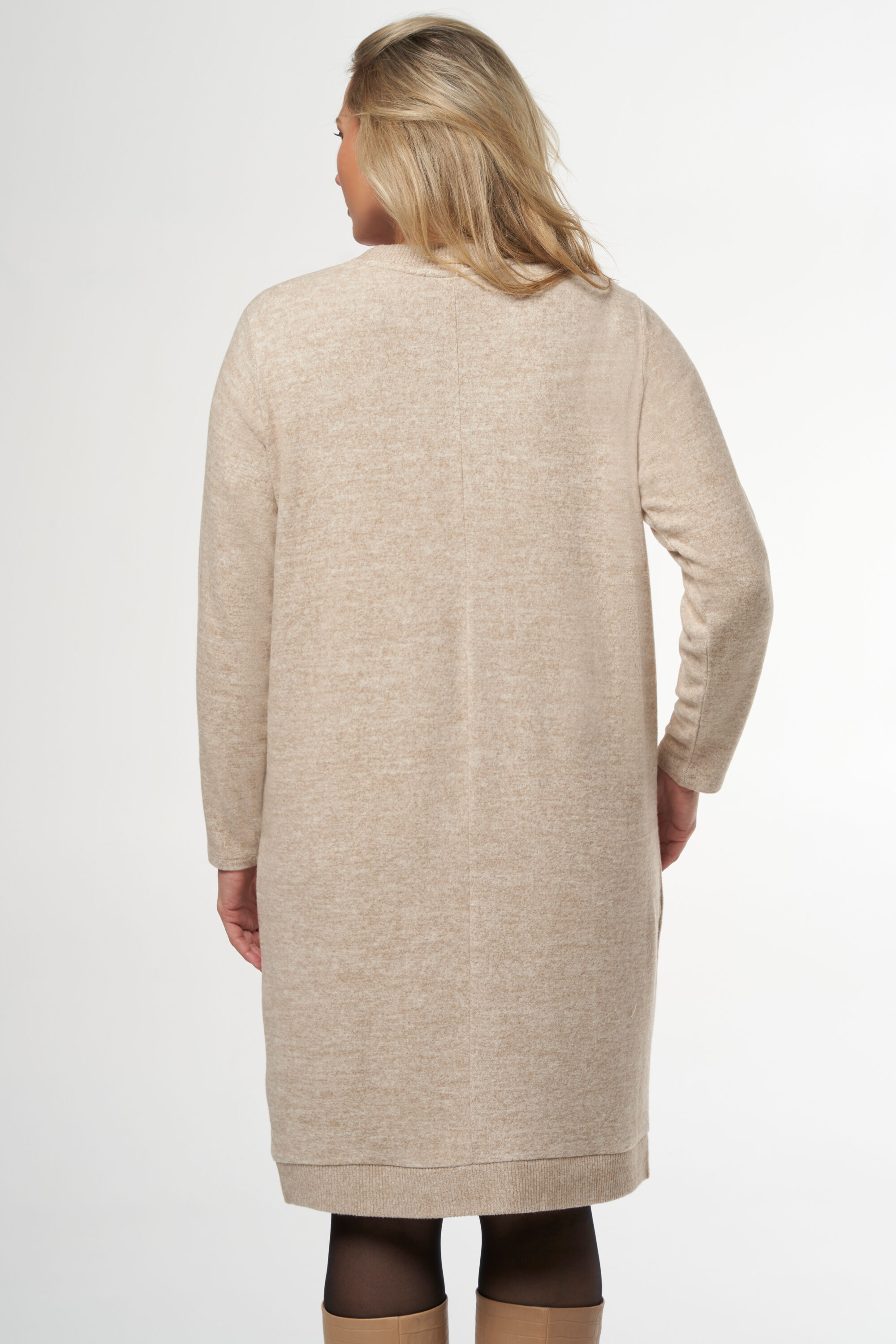 Ruimvallende jurk met zachte stof image number 1