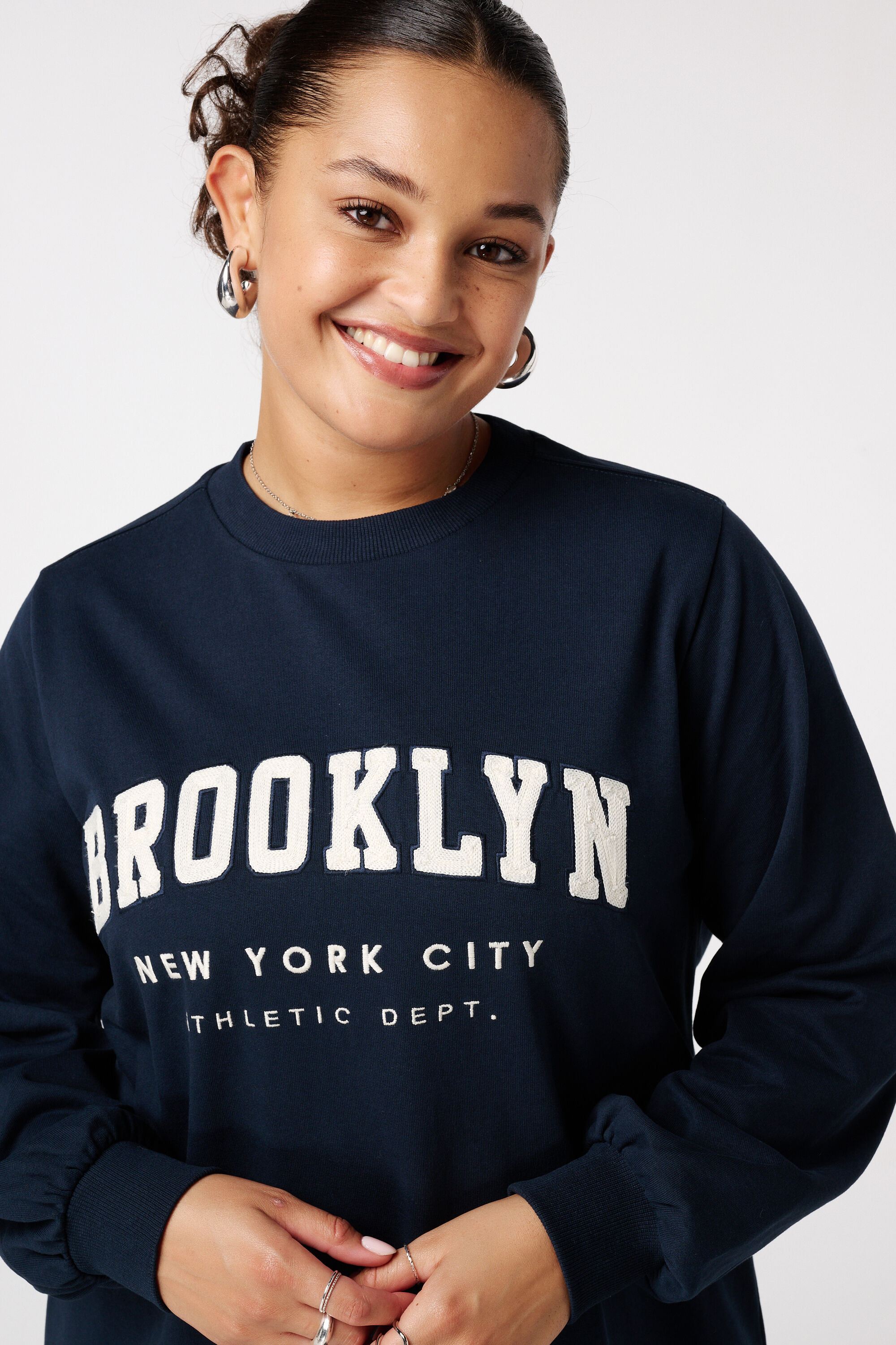 Sweater dress met tekst image number 4