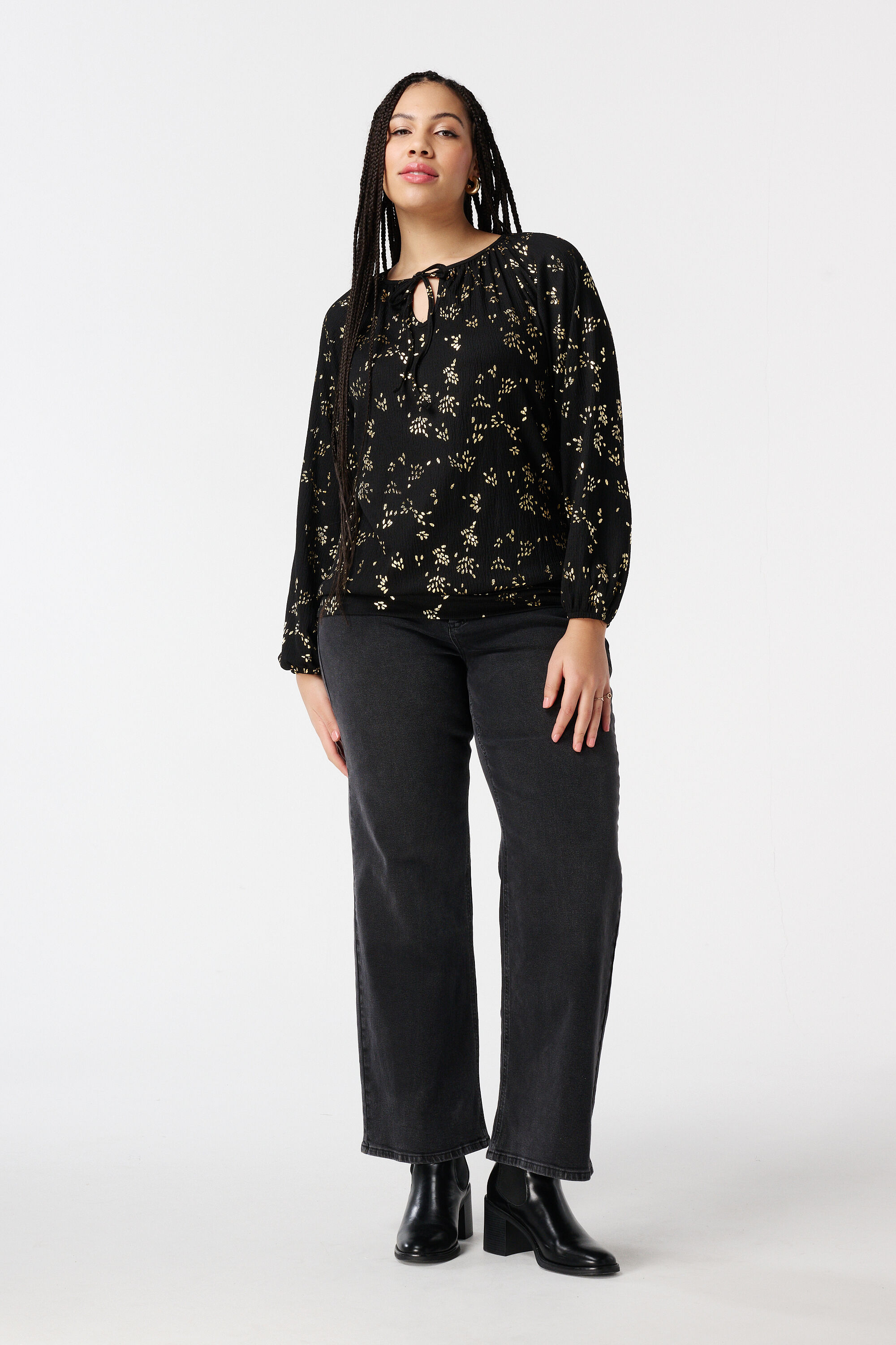 Top met metallic details image number 5