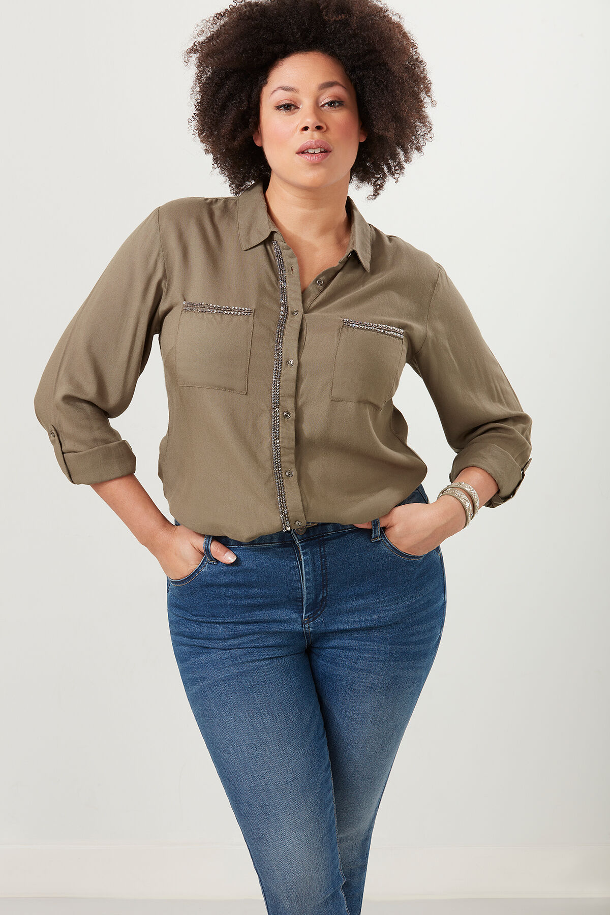 Blouse met pailletten en kraaltjes image number 4