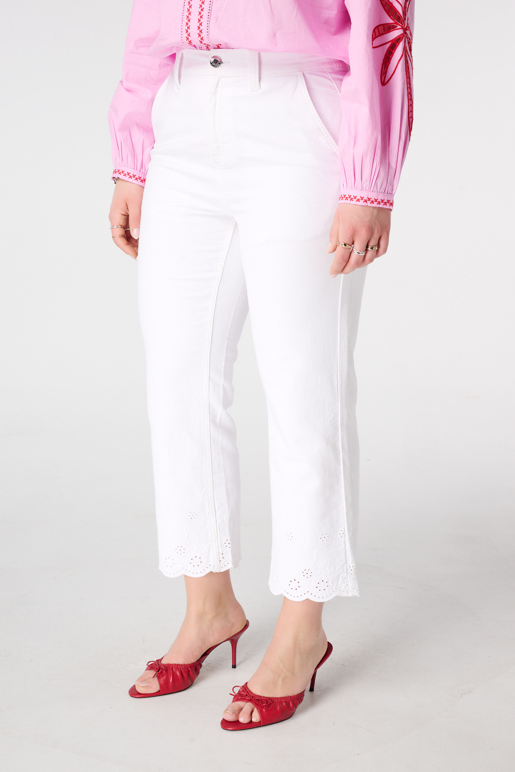 Straight leg jeans met broderie pijpen image number 5