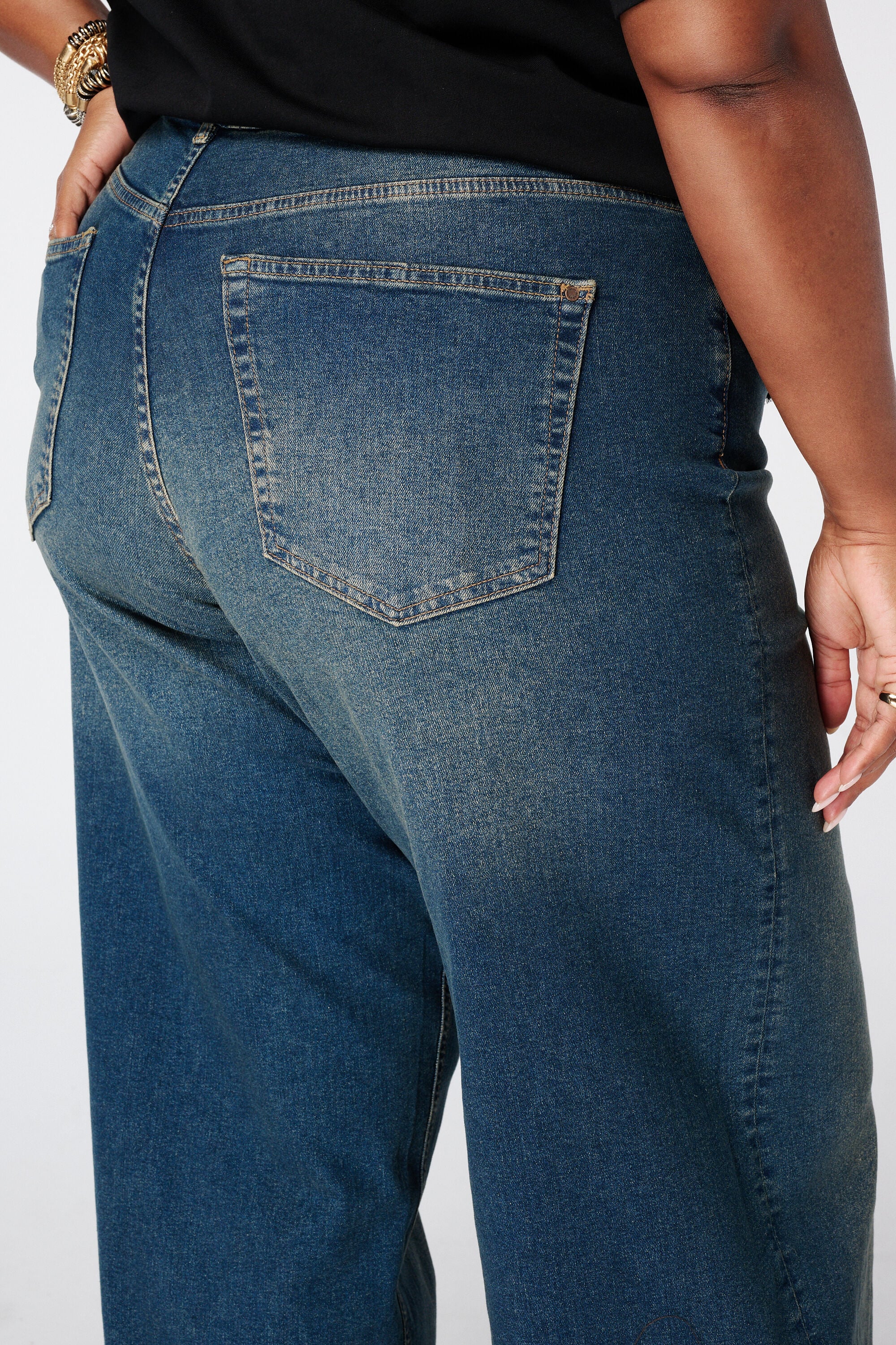 Wide leg jeans image number 4