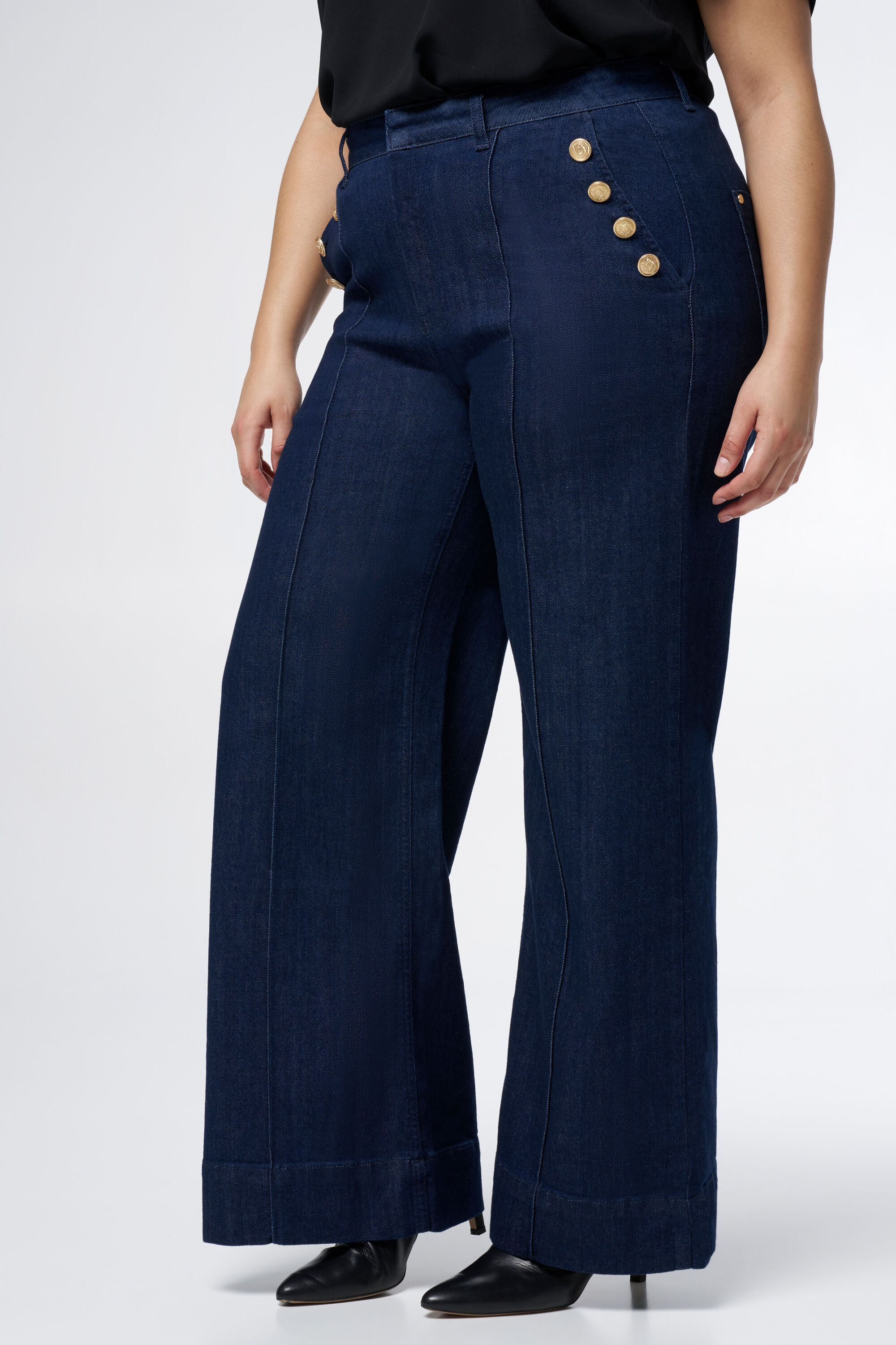 Denim pantalon met gouden knopen image number 5