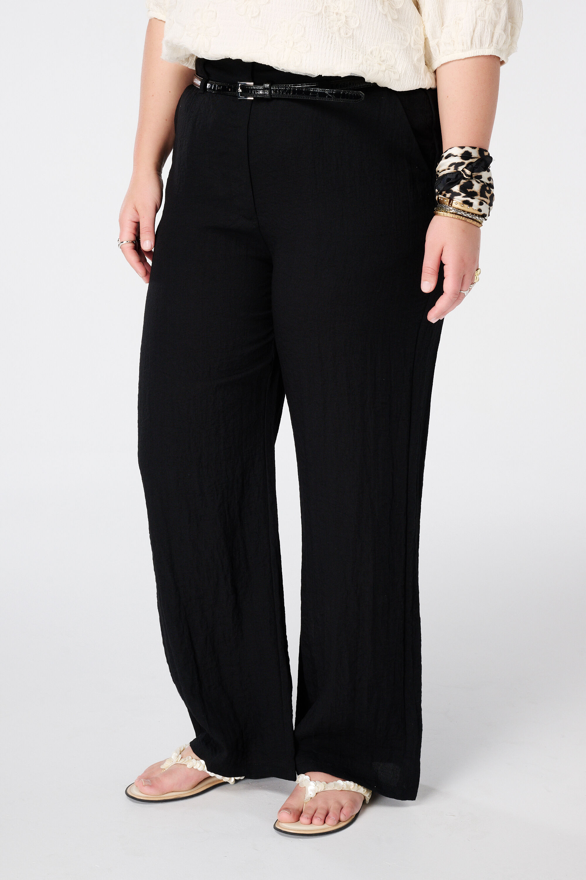 Linnen broek met ceintuur image number 5