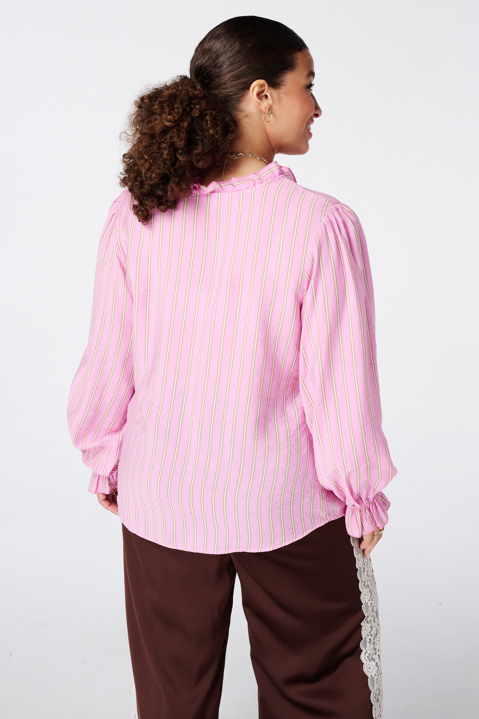 Gestreepte blouse met volants image number 3