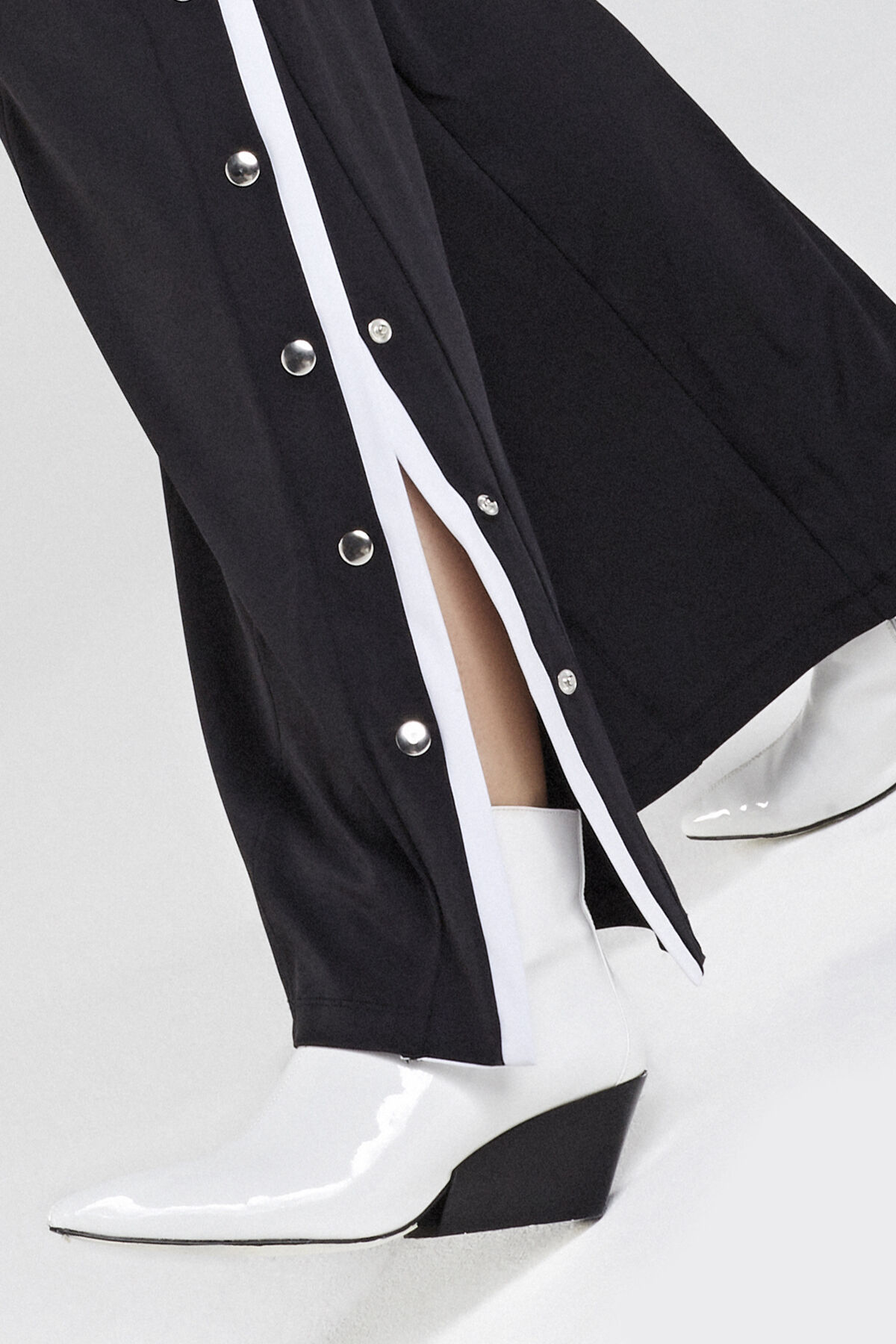 Sporty broek met drukknopen image number 5