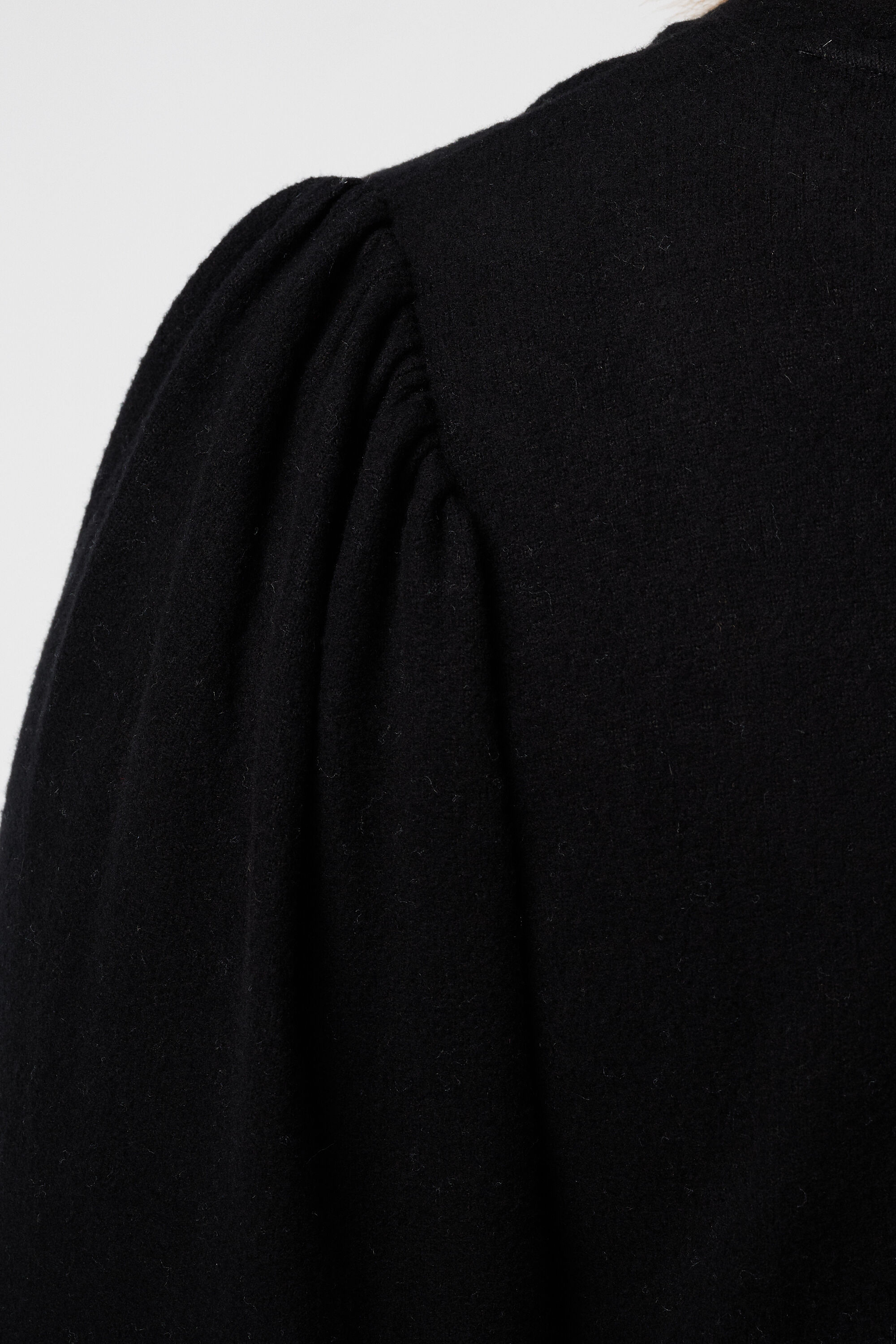 Top met korte ballonmouw image number 6