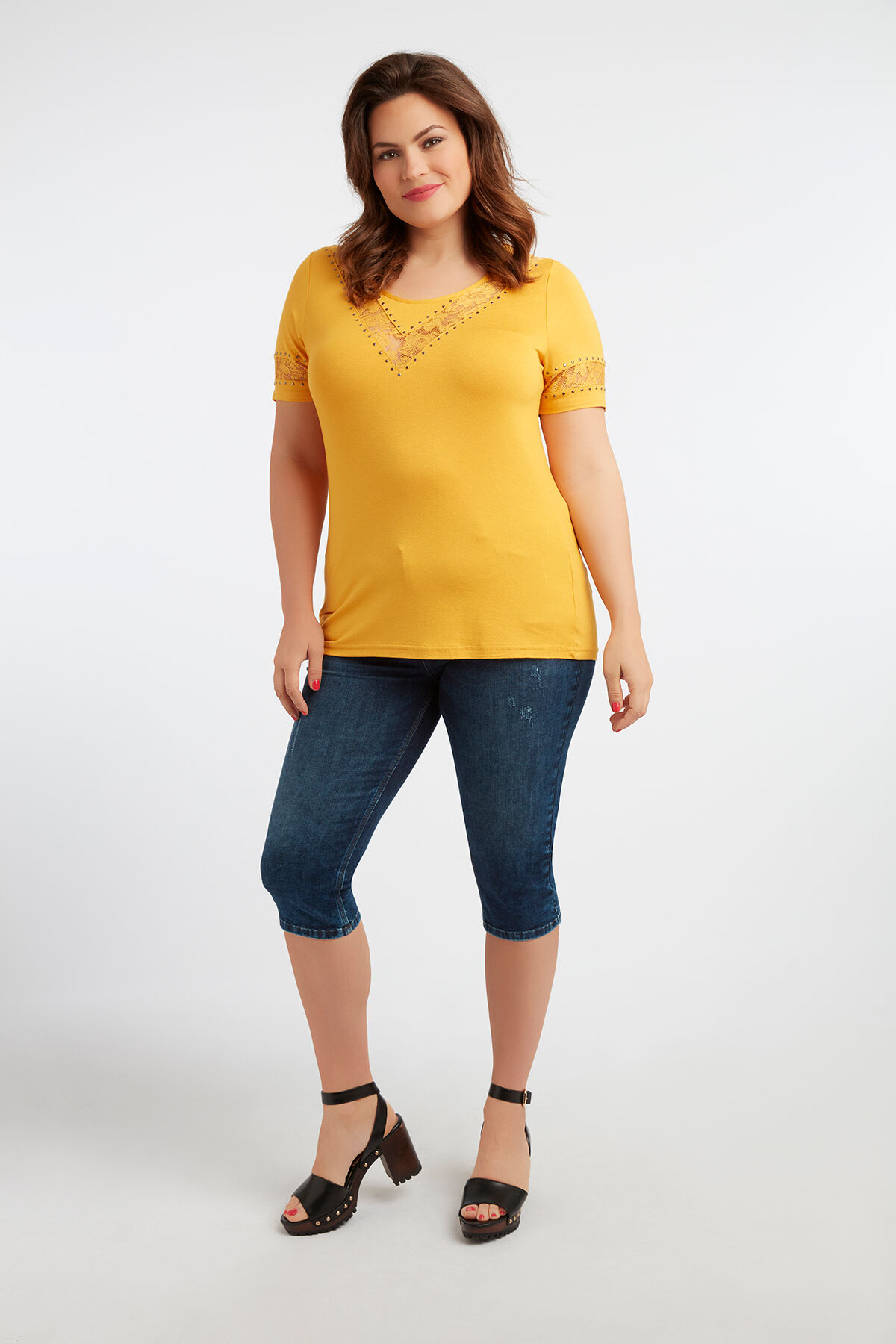 T-shirt met kanten details image number 3